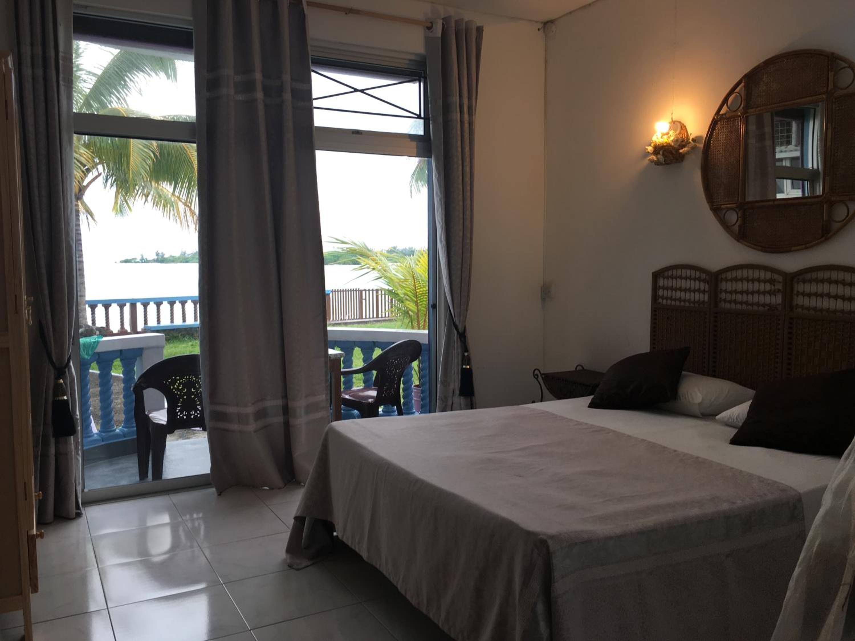 Single Room with Bathroom photo 2
