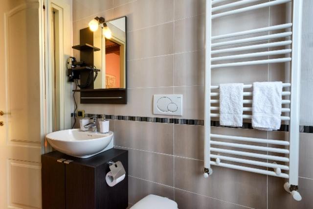 Double or Twin Room - Photo 2