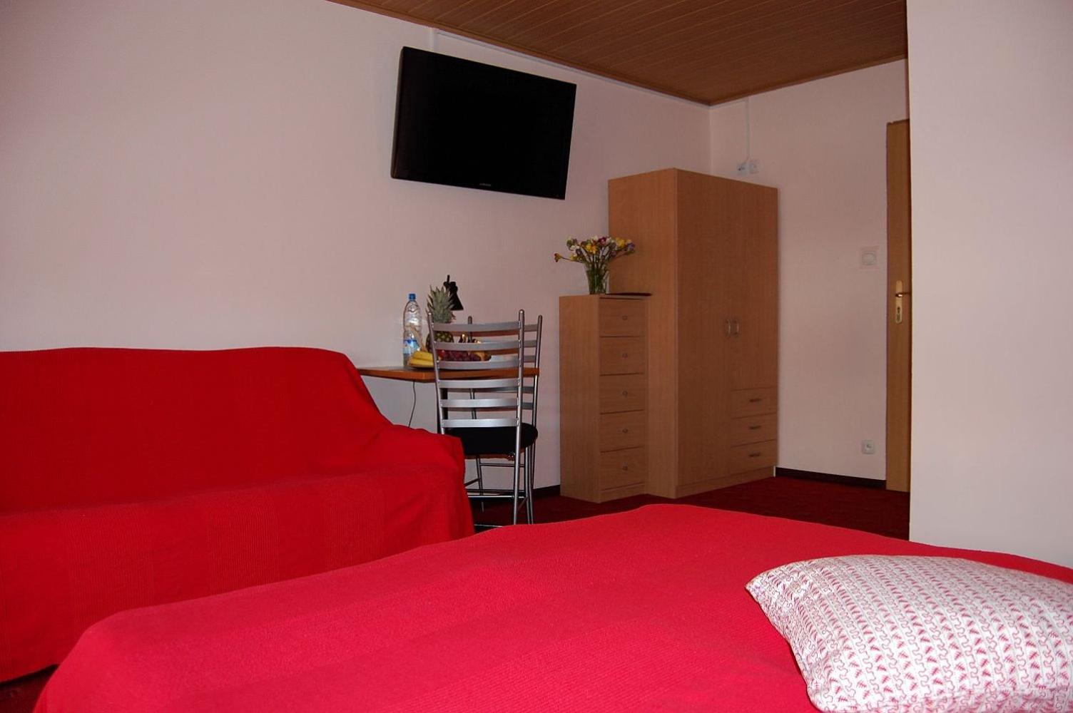Quadruple Room with Private Bathroom photo 2