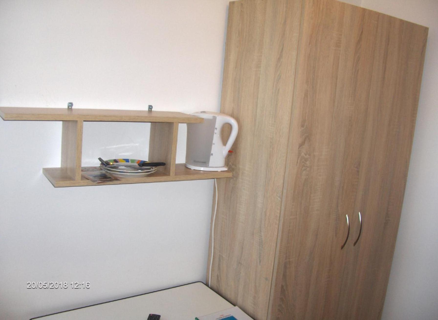 Small Double Room - Photo 3