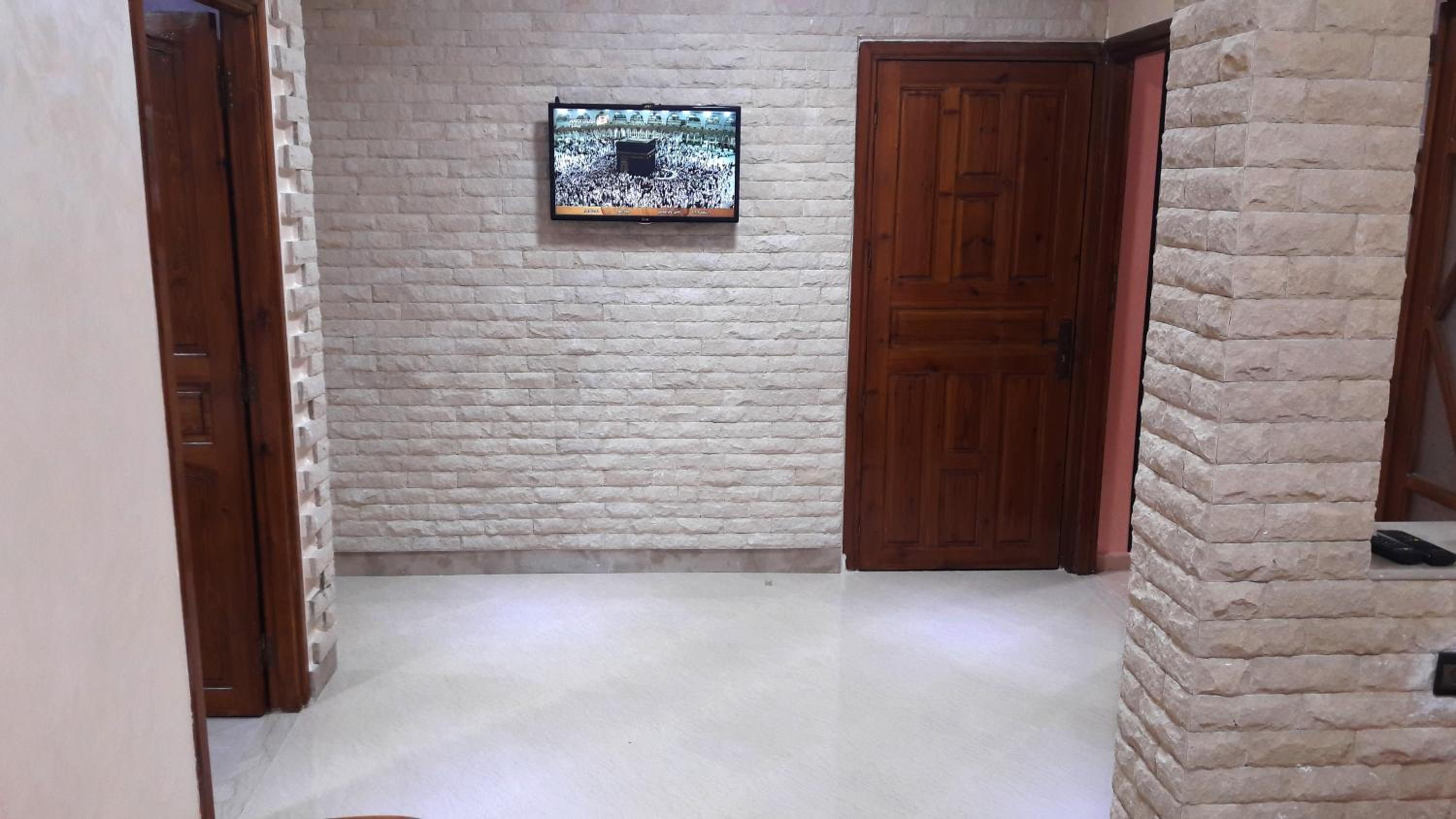 Three-Bedroom Apartment - Photo 93