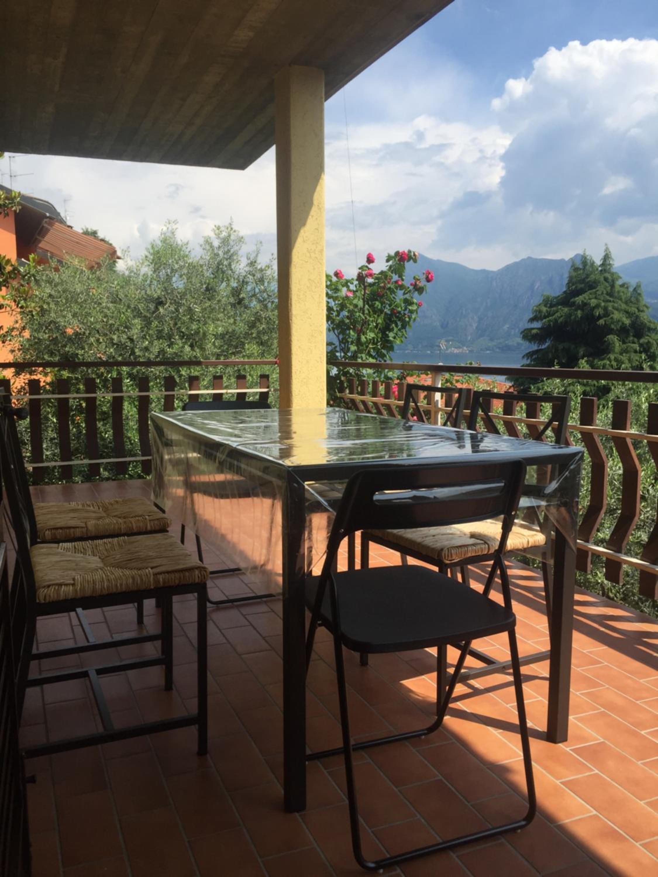 Apartment with Balcony photo 3