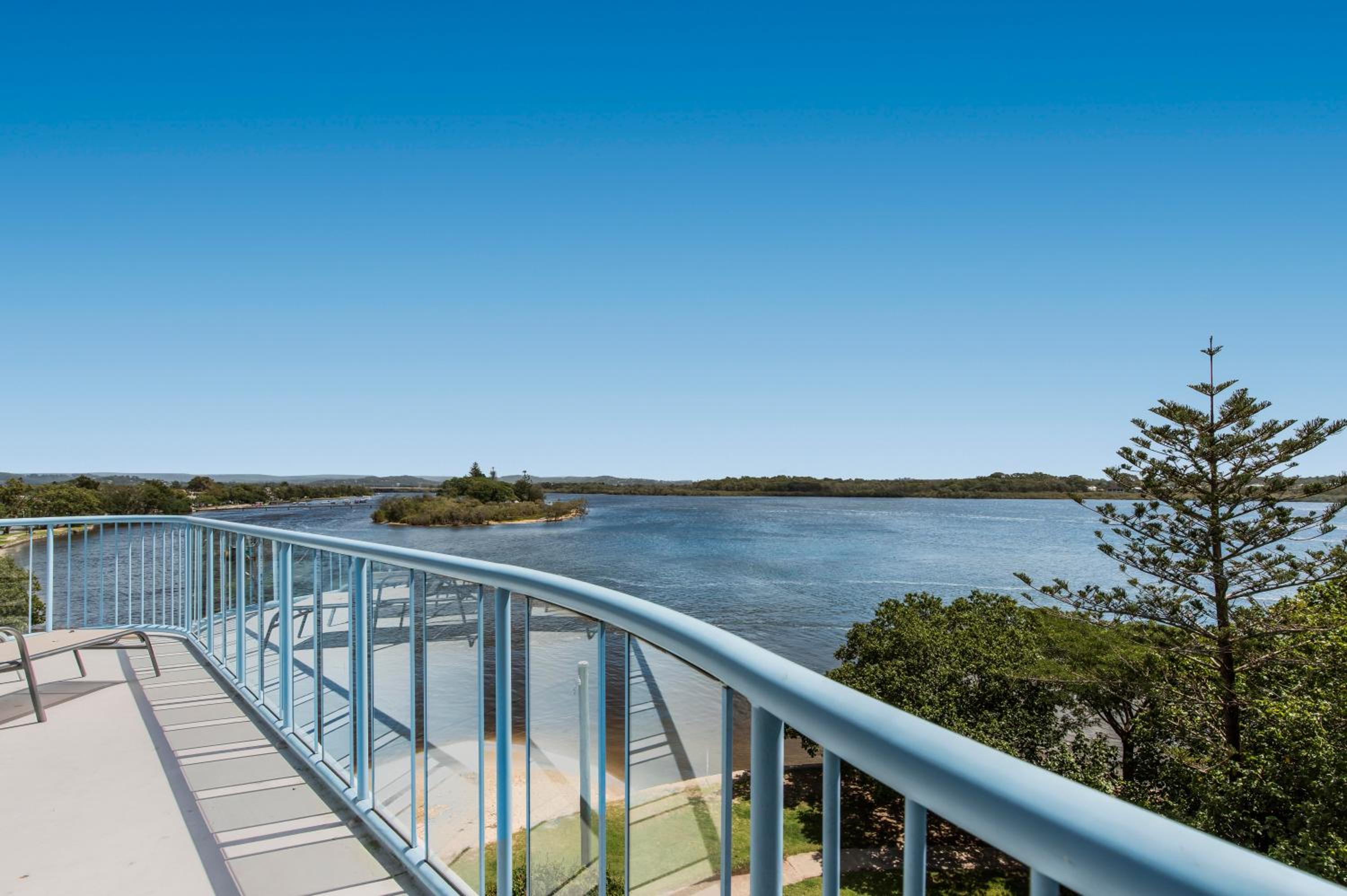 Three-Bedroom Apartment with Private Terrace photo 3