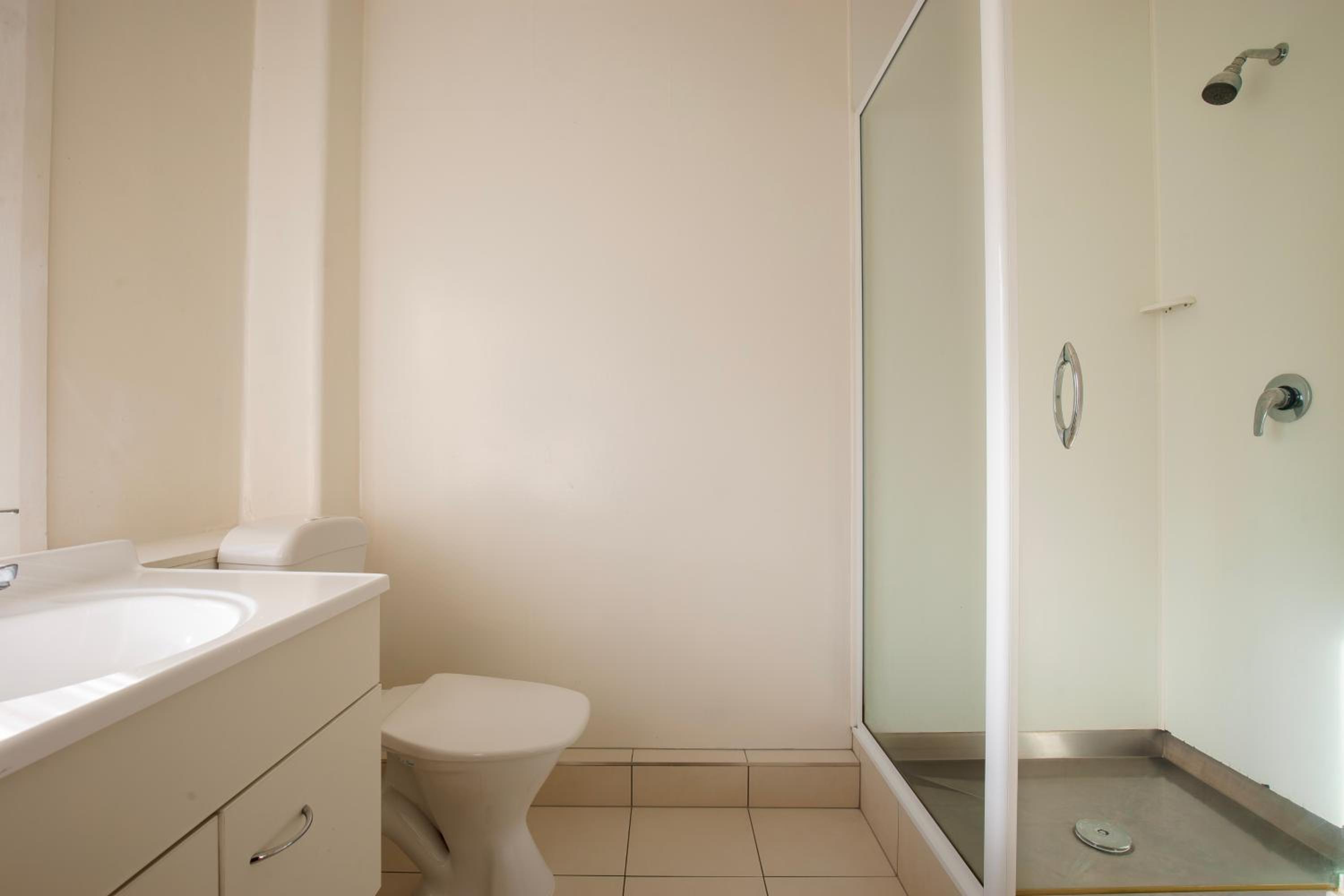 Double Room with Bathroom - Photo 4