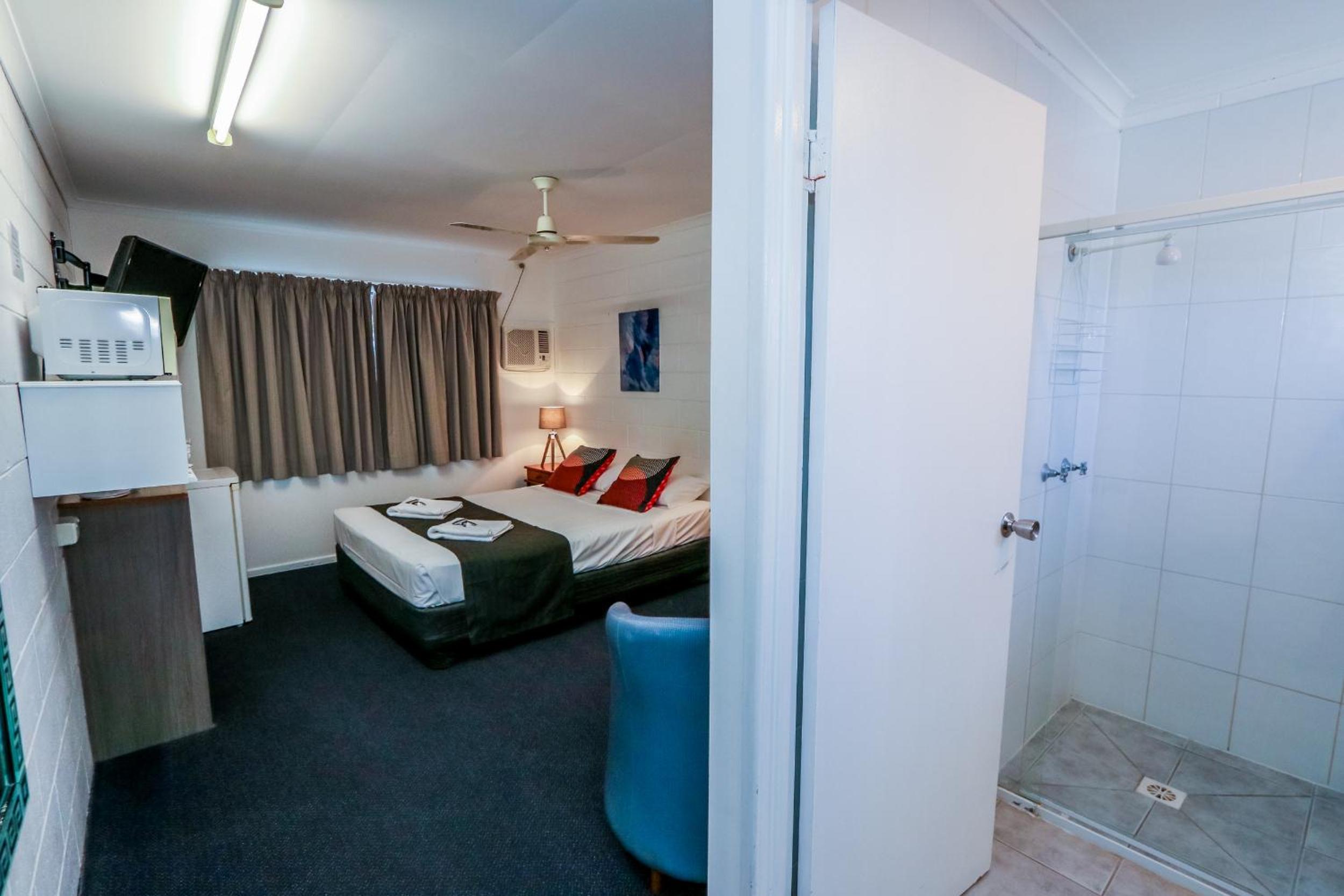 Queen Room photo 1