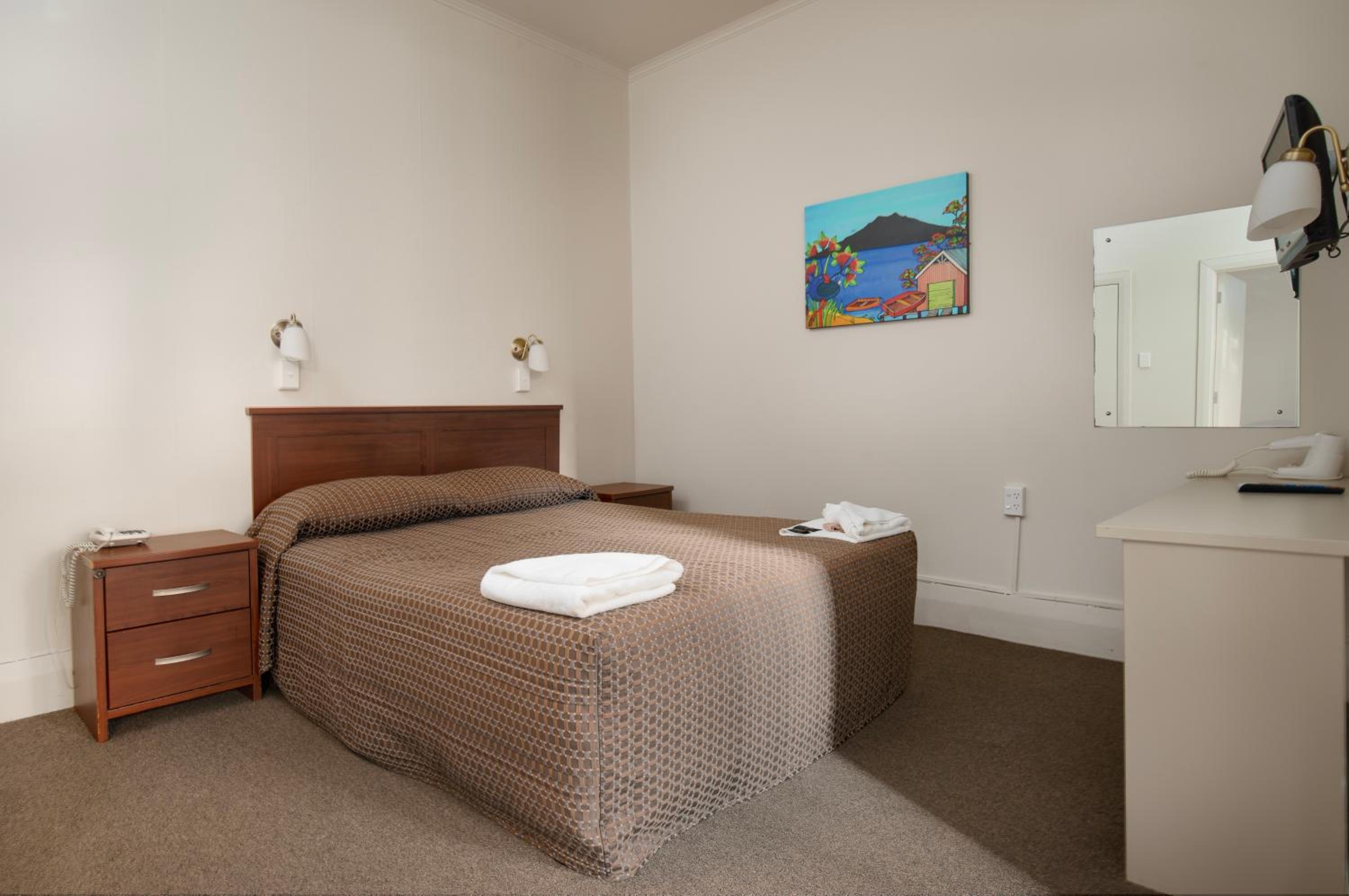 One-Bedroom Apartment - Photo 1