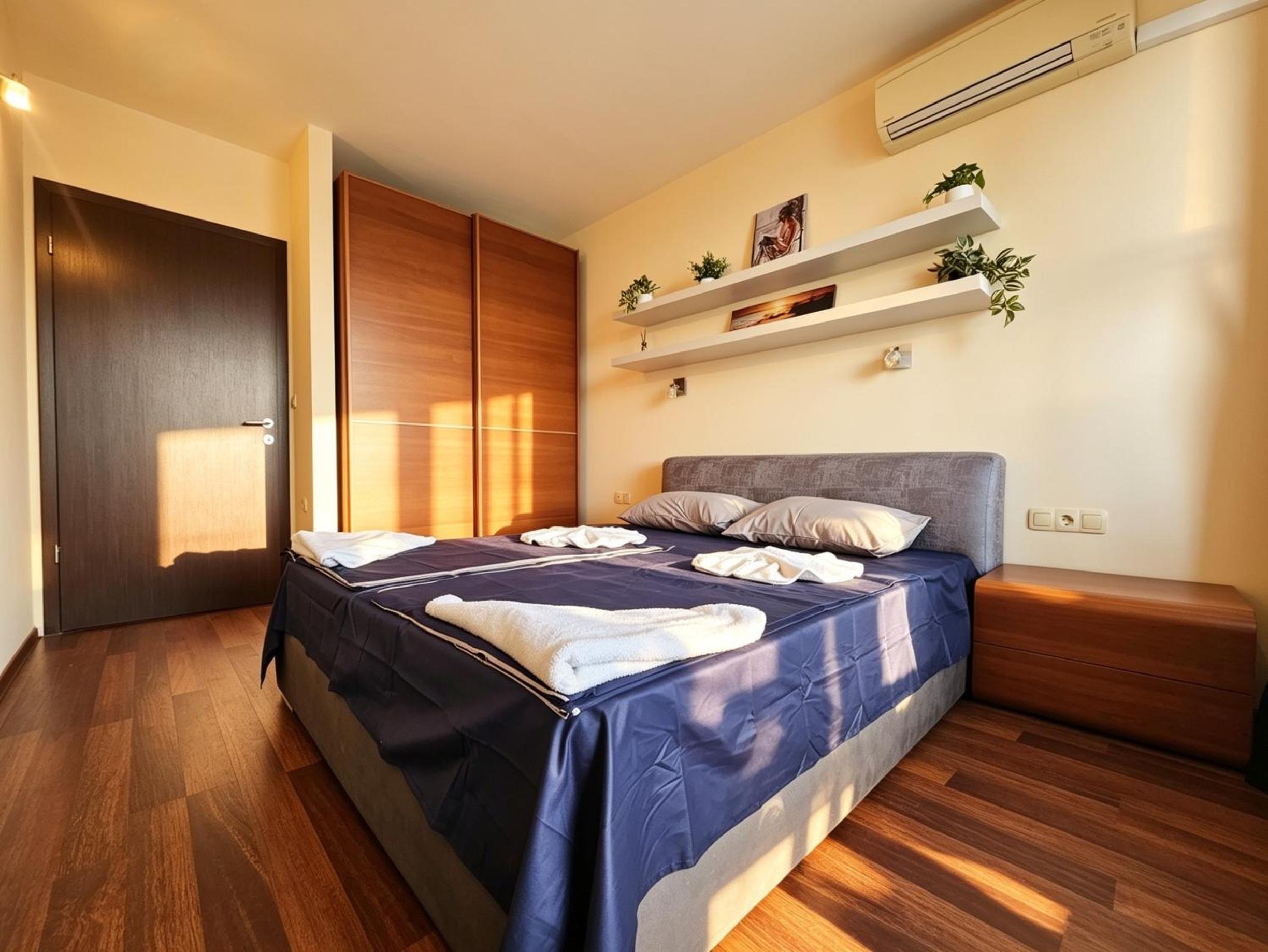 One-Bedroom Apartment with Sea View photo 2