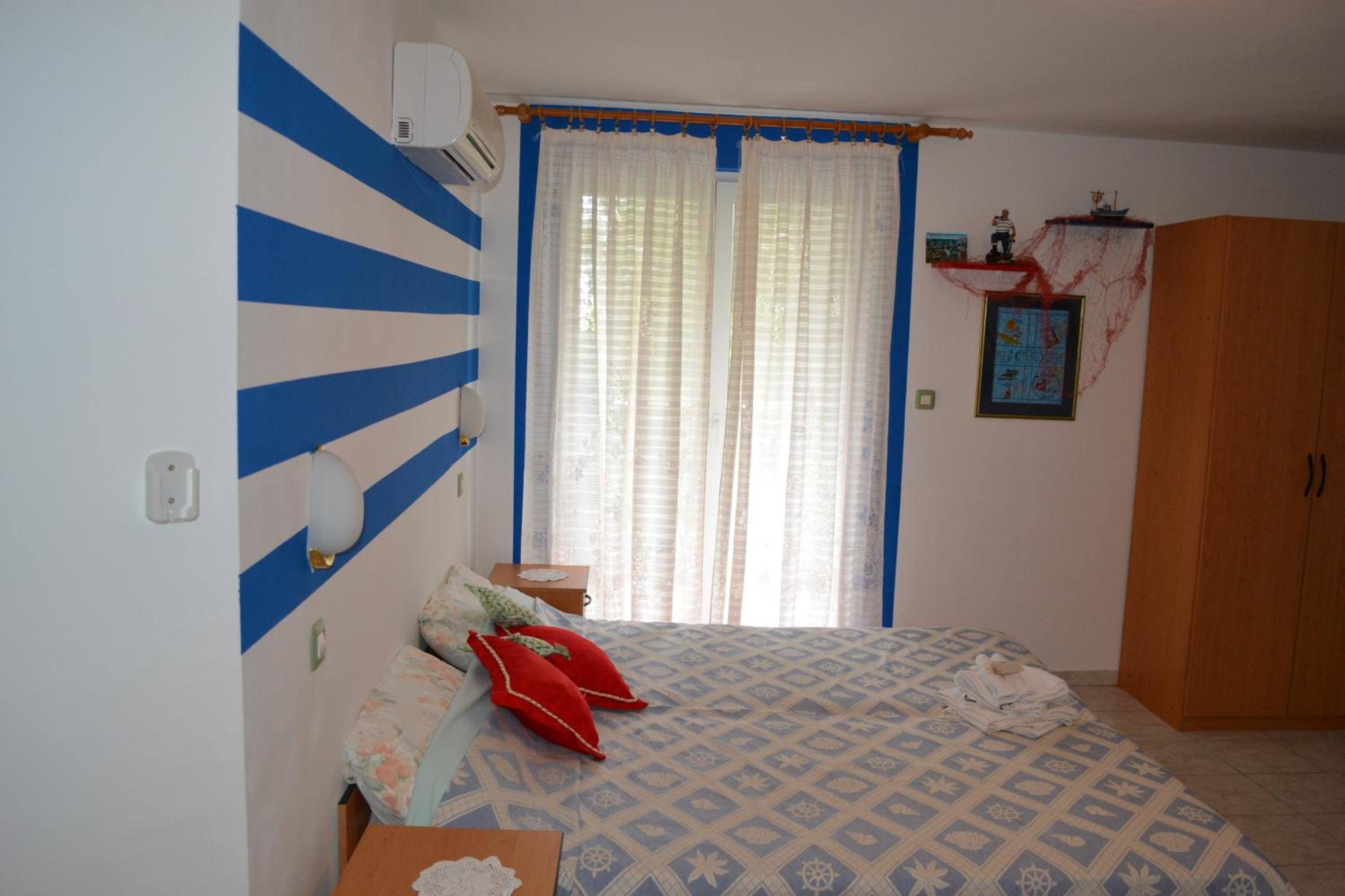 Two-Bedroom Apartment with Balcony photo 3