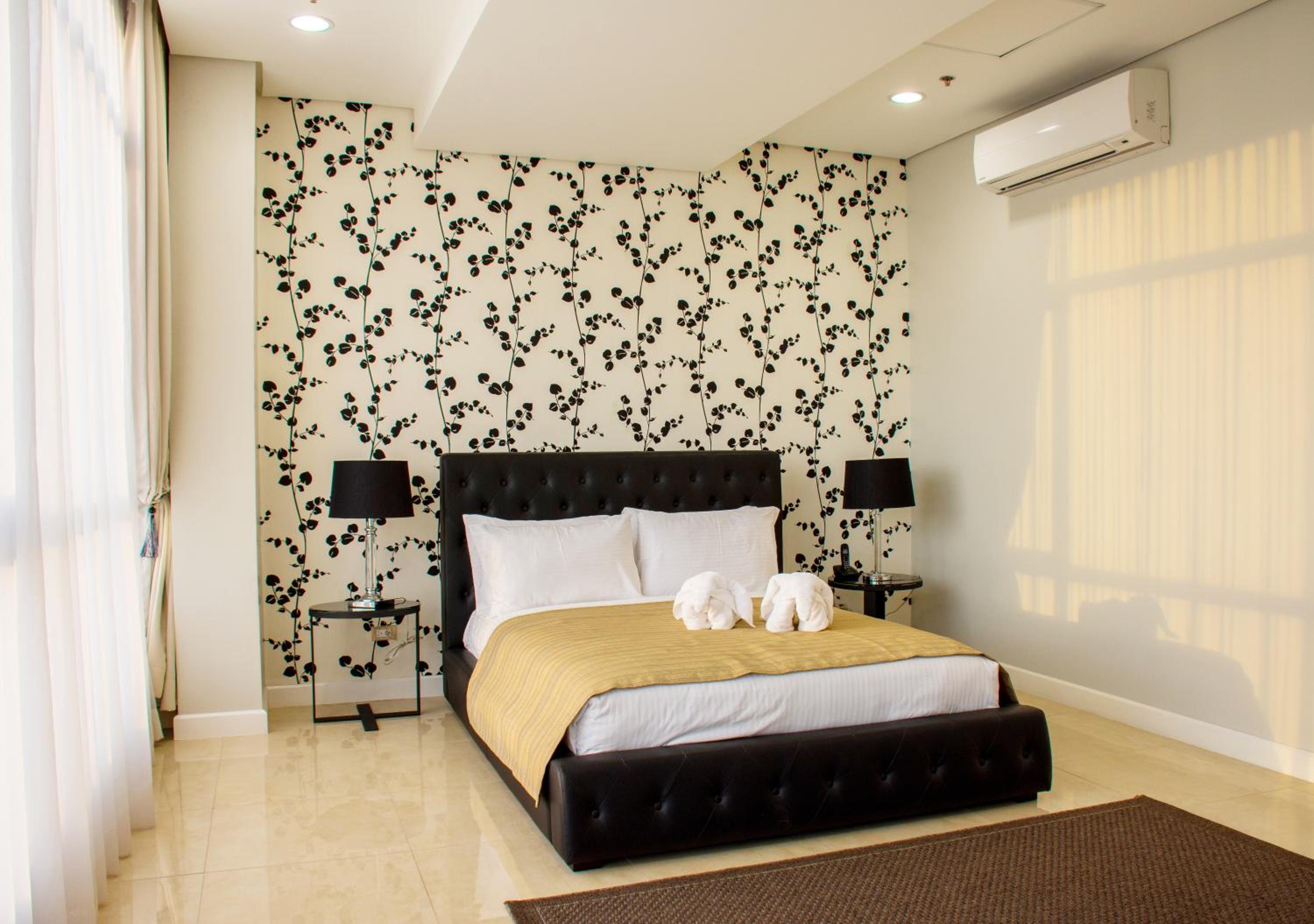 Suite with Mountain View