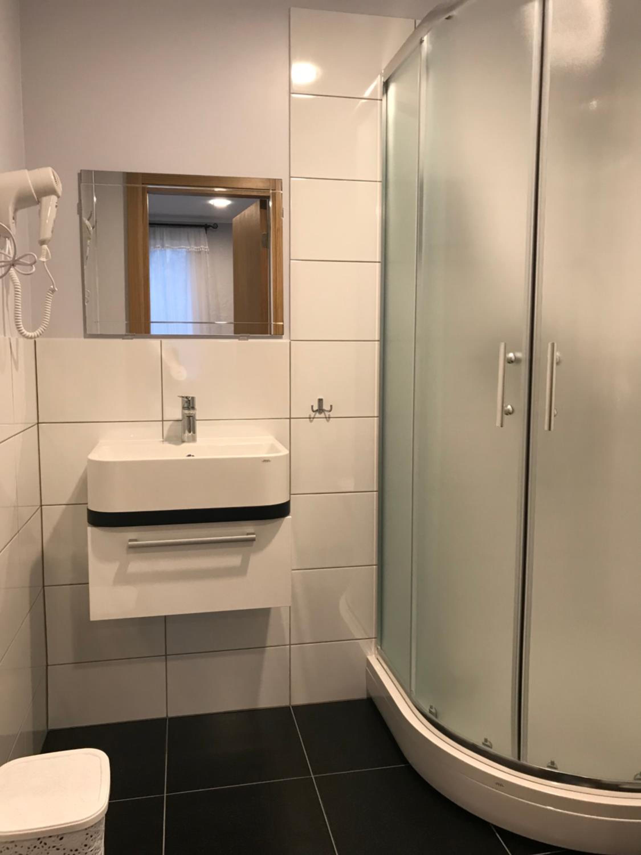 Double Room with Balcony - Photo 4