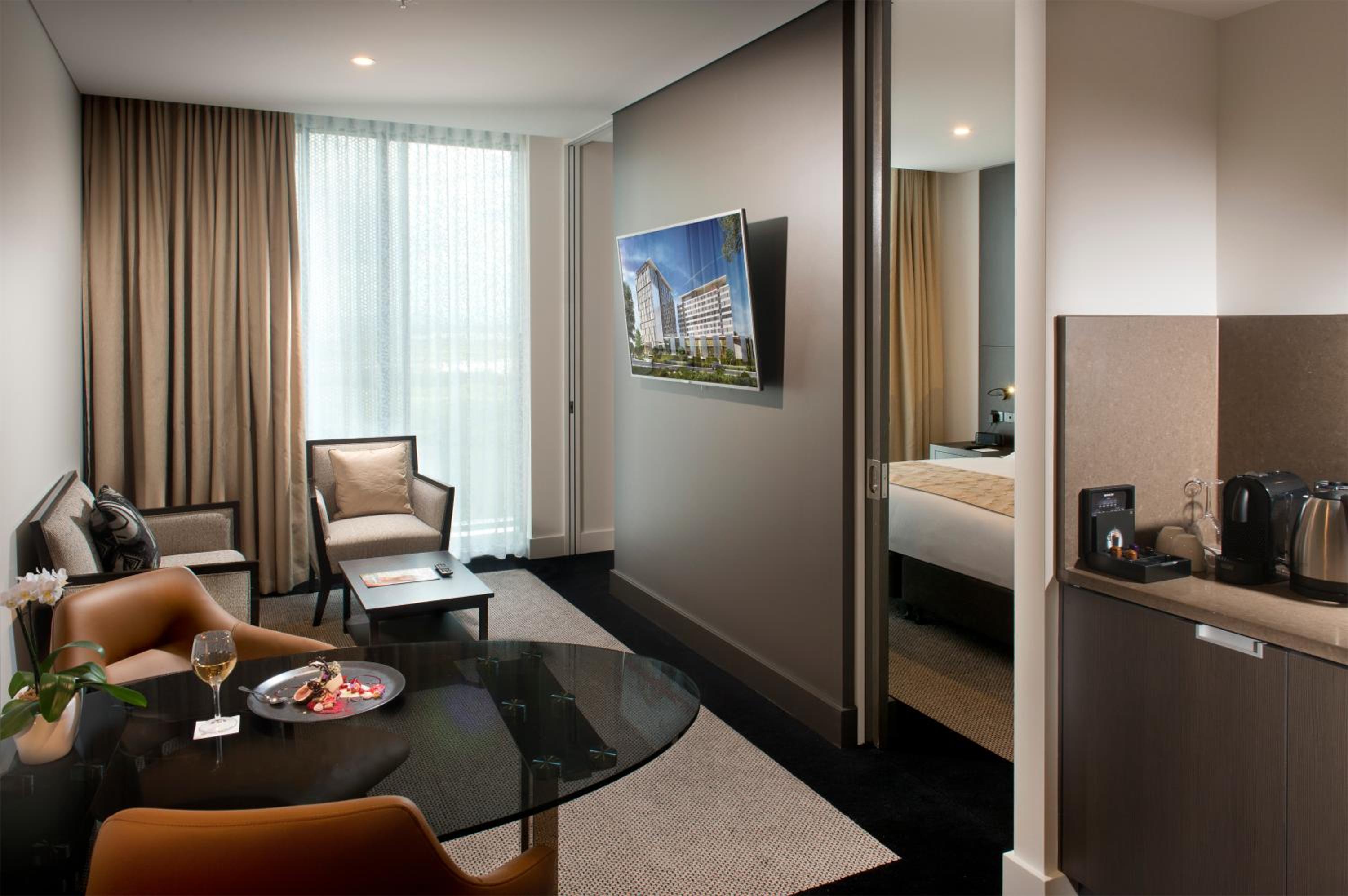 Junior King Suite with Lounge Access