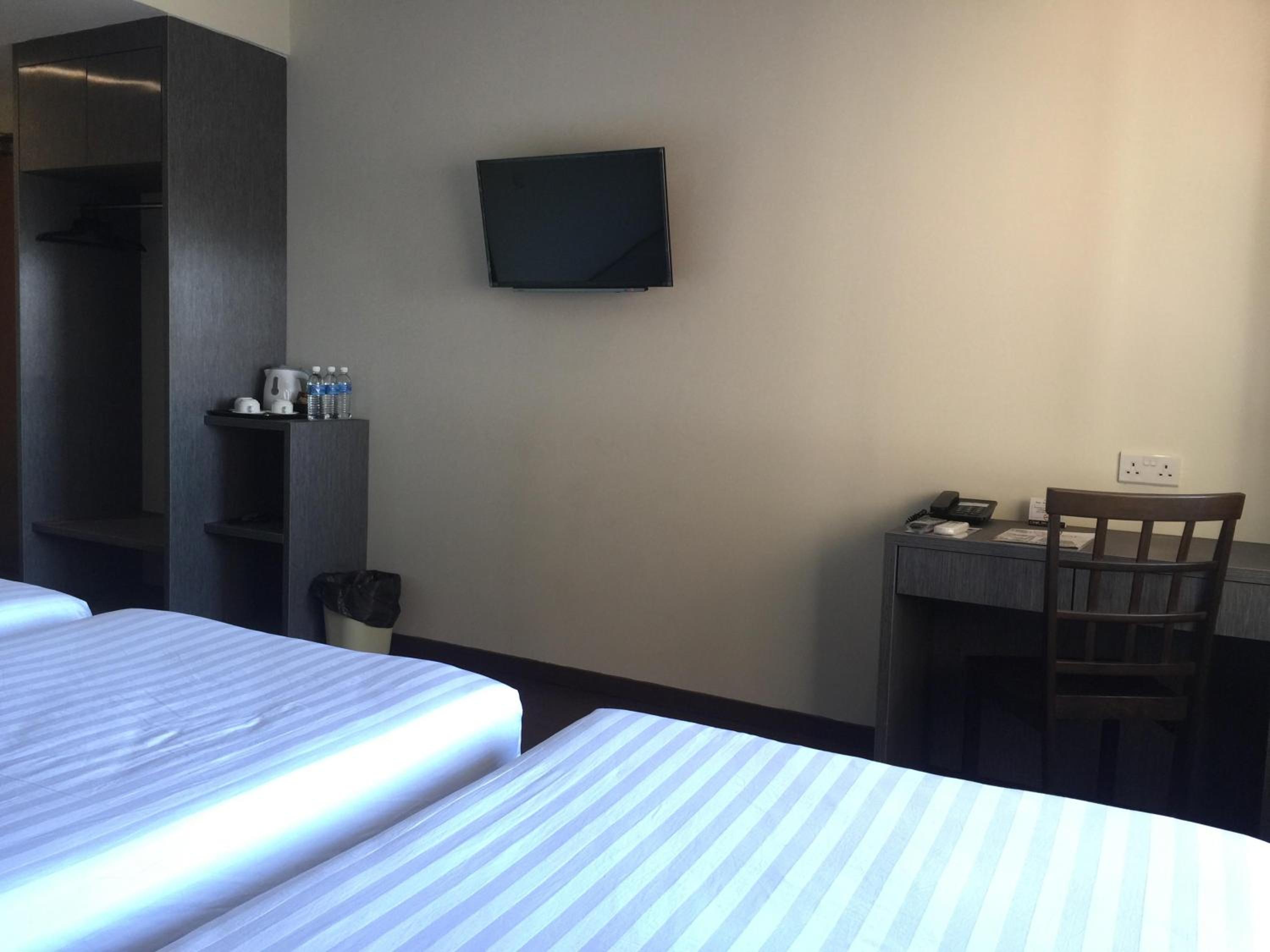 Superior Triple Room photo 2