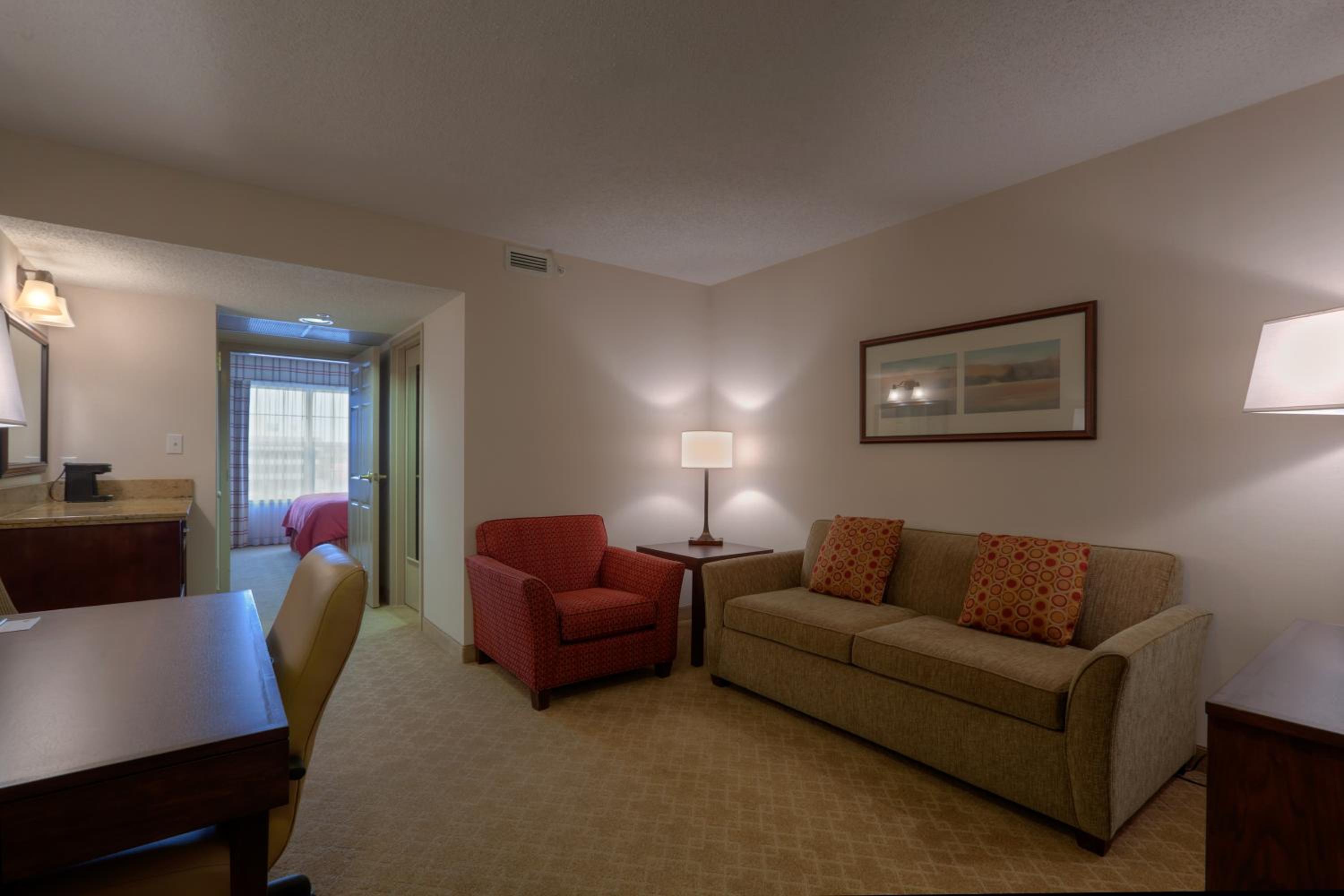 One-Bedroom King Suite - Non-Smoking - Photo 2