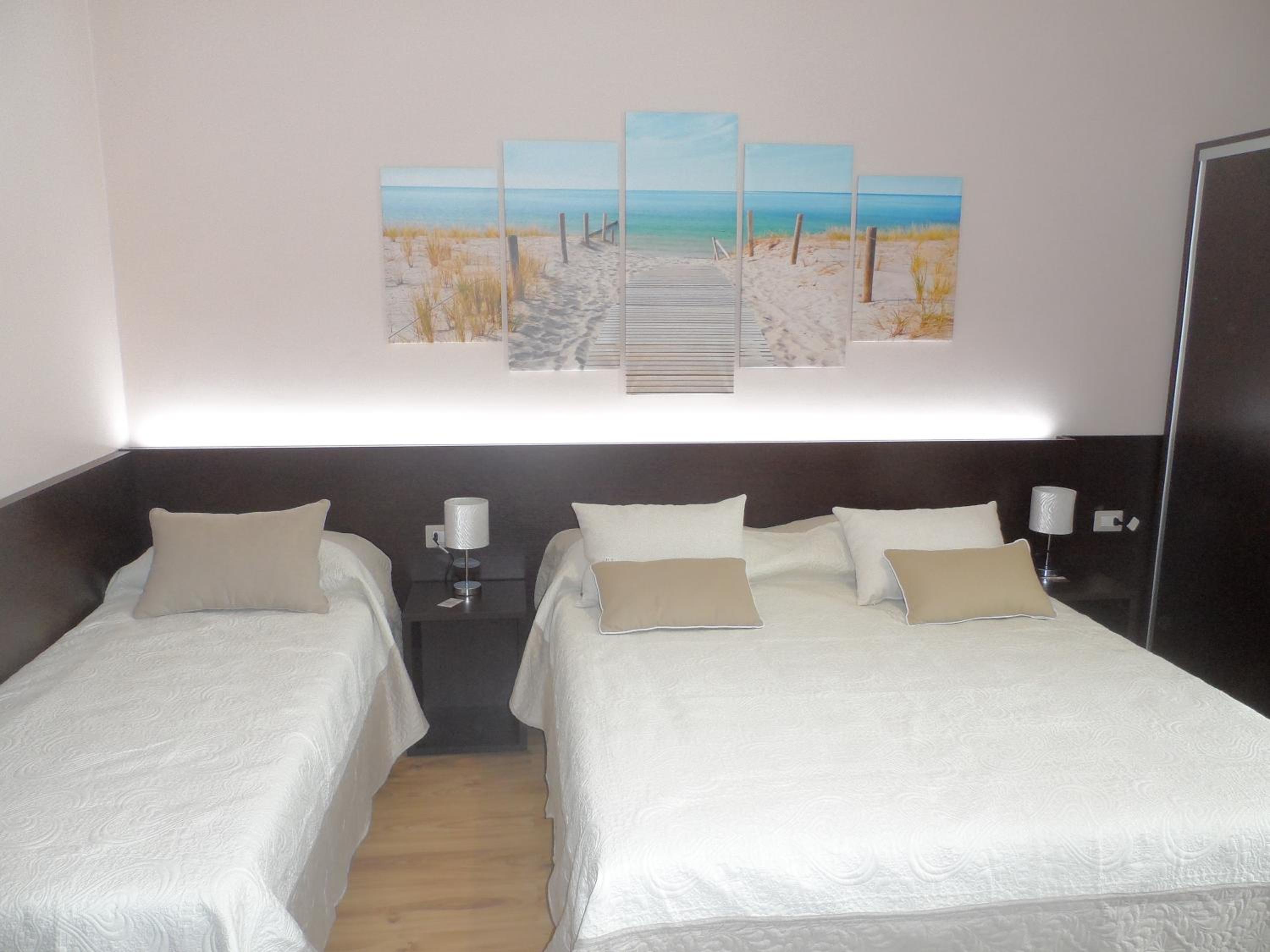 Double Room with Balcony (3 Adults) photo 2