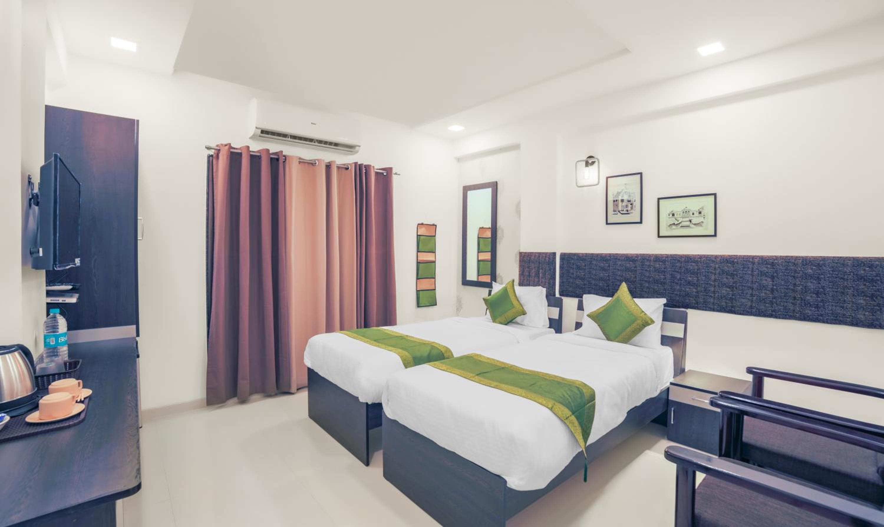 Standard Double or Twin Room, photo 7