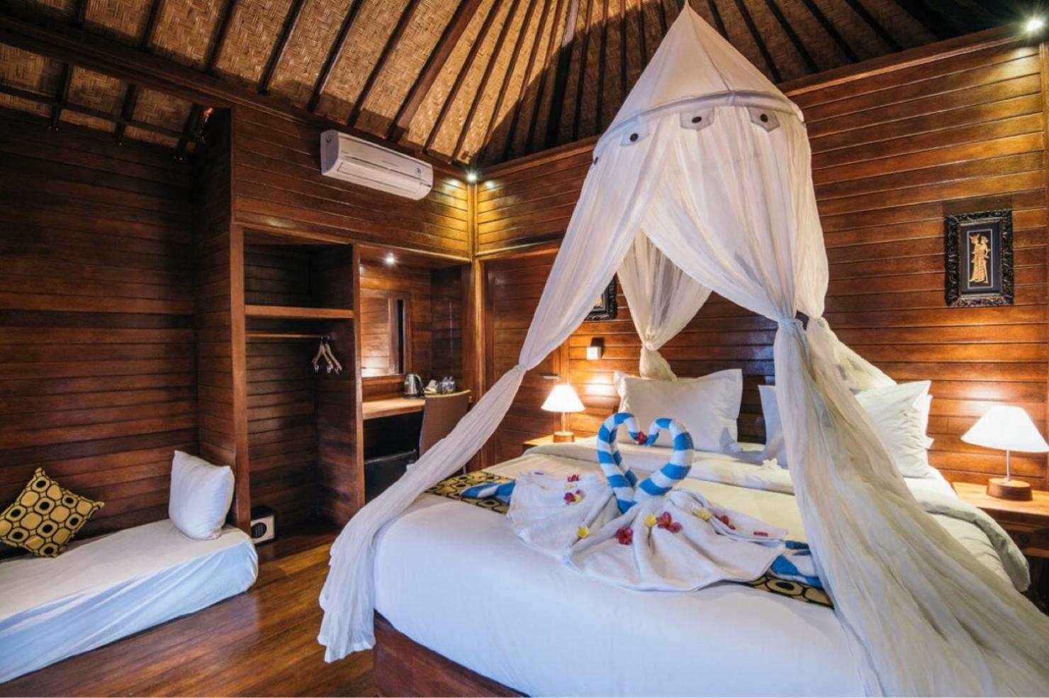 Deluxe Double Room with Balcony and Sea View
