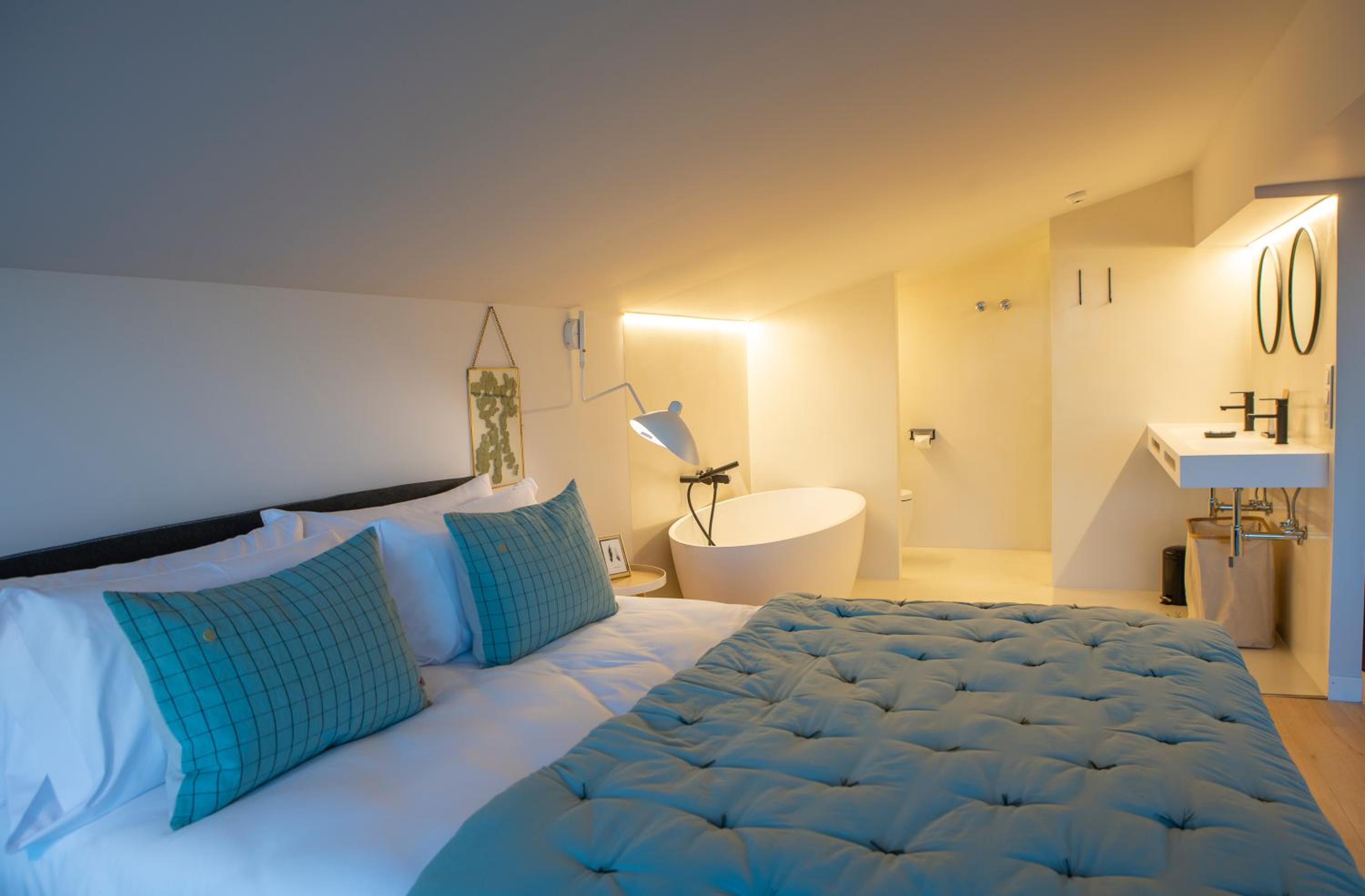 Suite with Mountain View photo 2