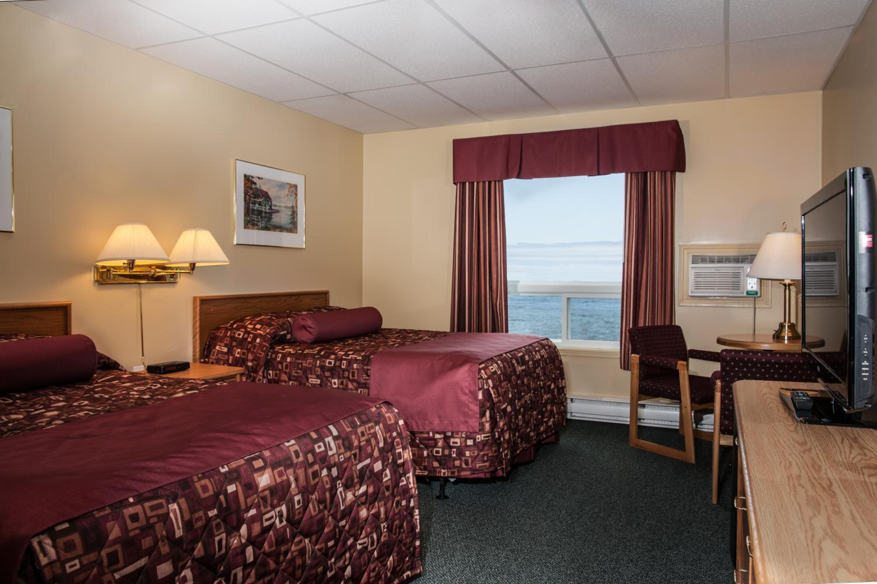 Ocean View - Two Double Beds photo 3