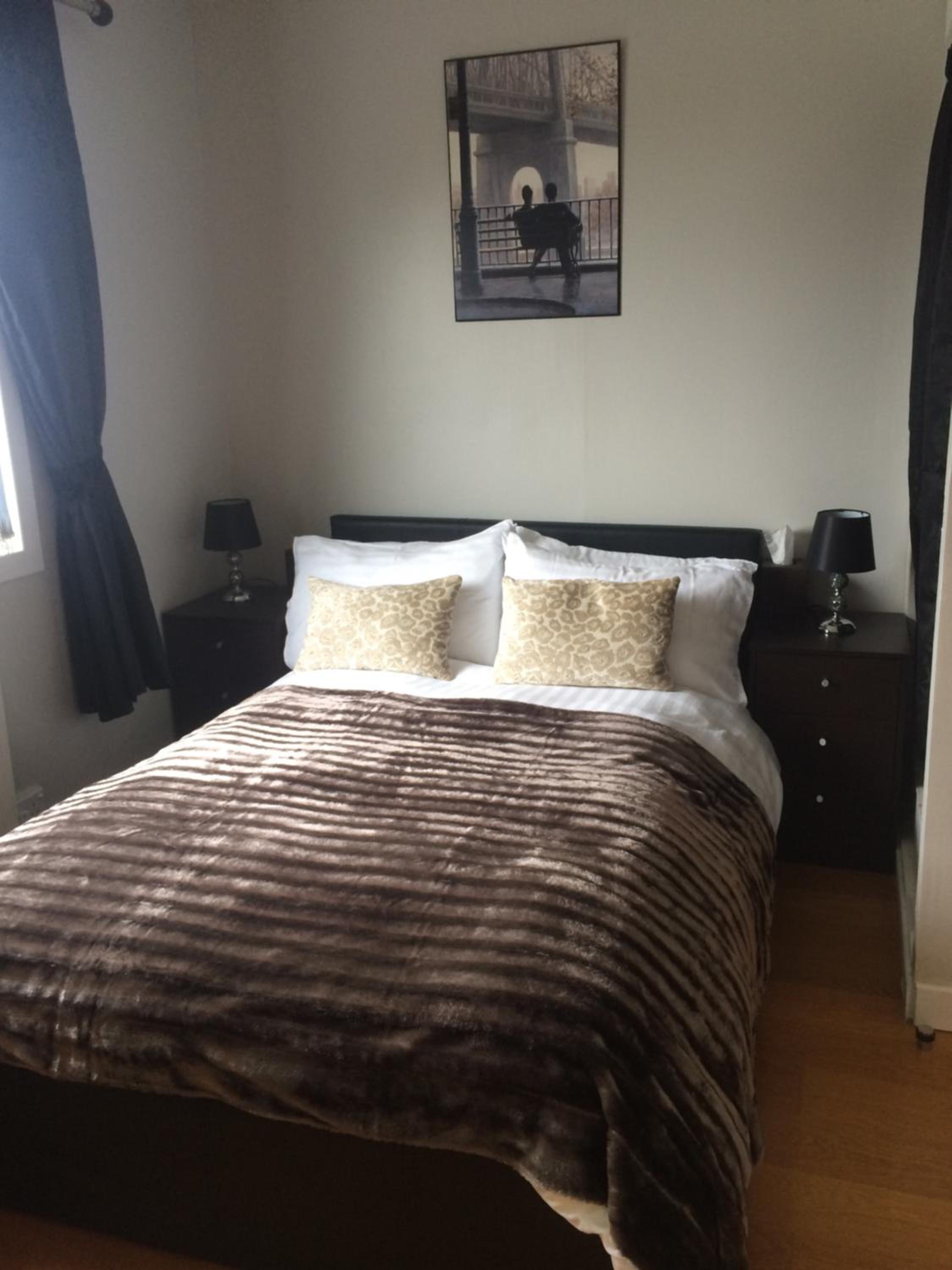 Double Room with Private Bathroom - Photo 1