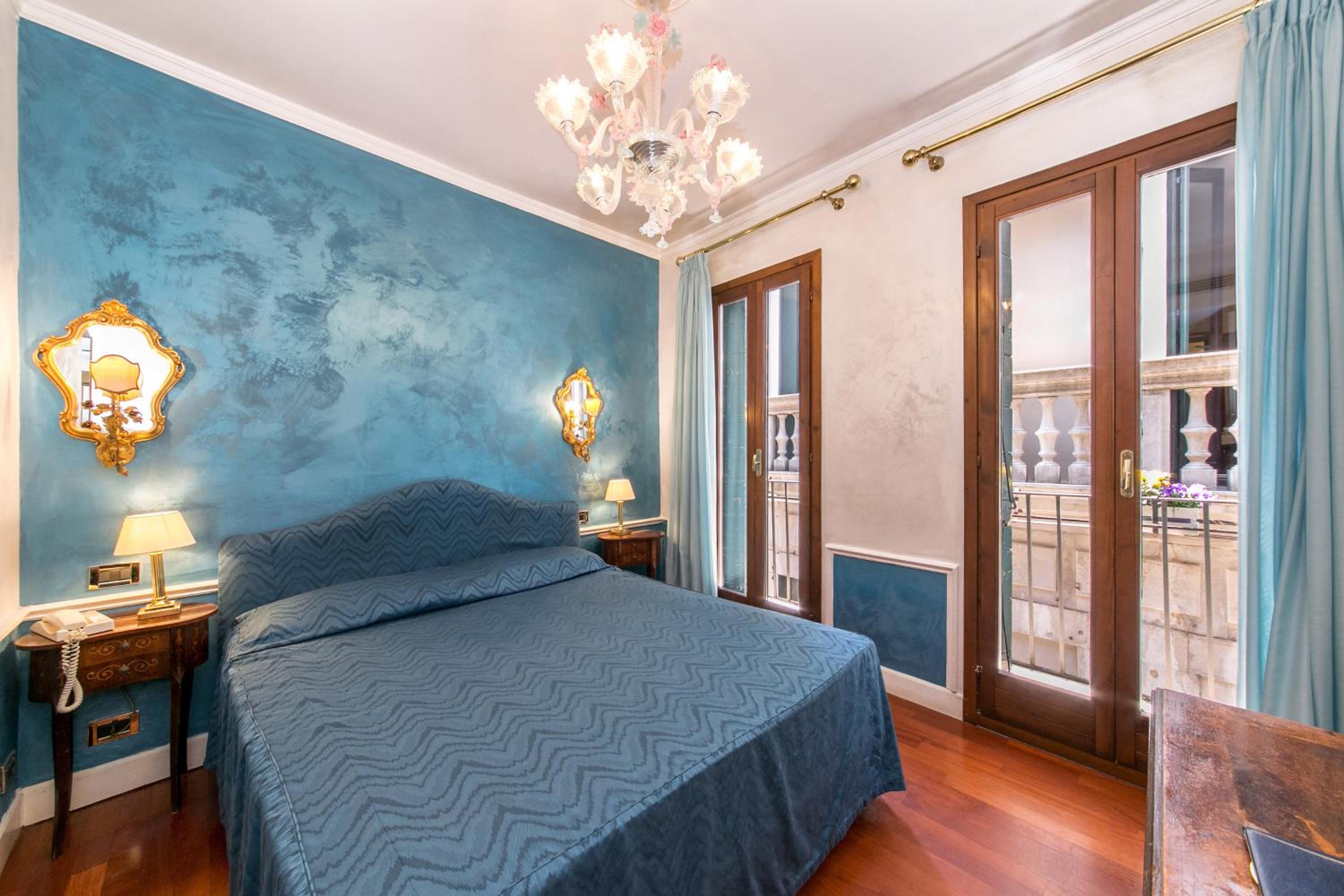 Double or Twin Room photo 1