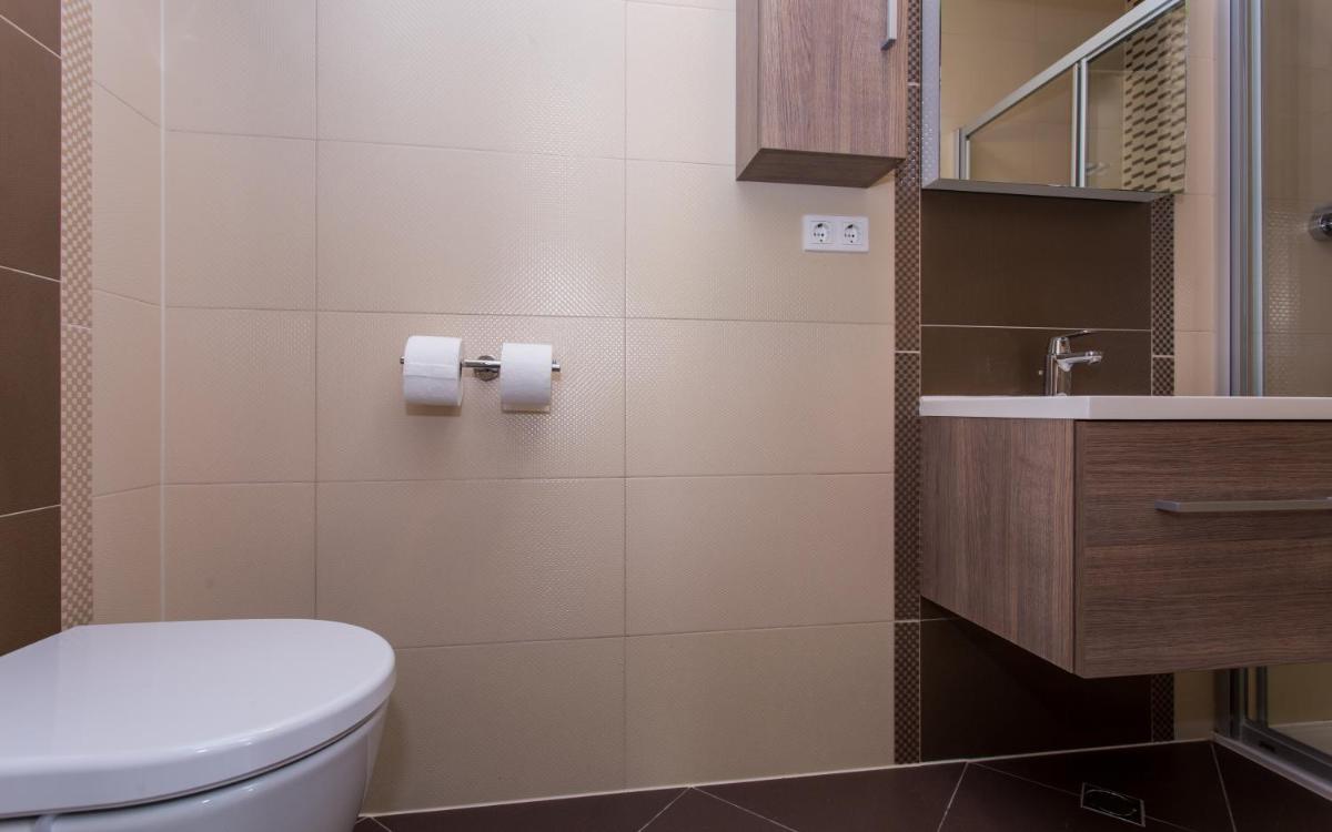 Two-Bedroom Apartment with Terrace photo 3