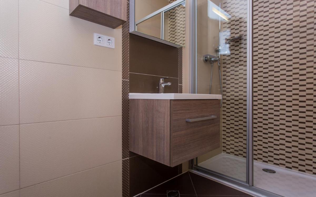 Two-Bedroom Apartment with Terrace photo 2