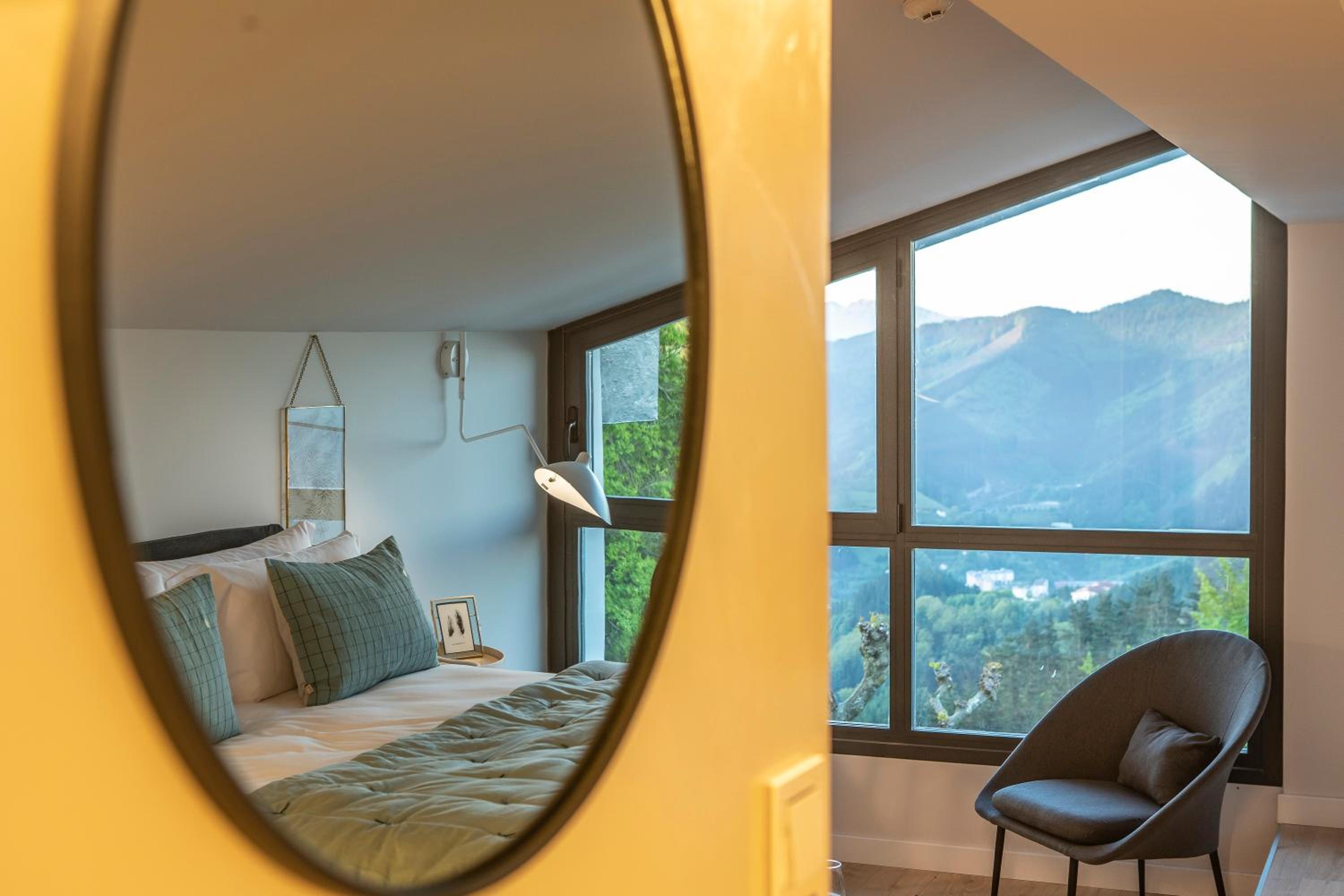 Suite with Mountain View photo 3
