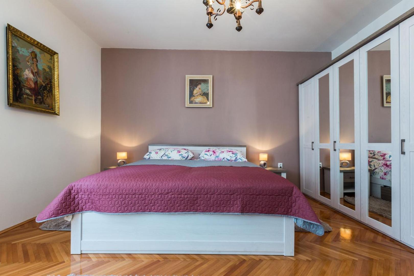 Two-Bedroom Apartment - Photo 20