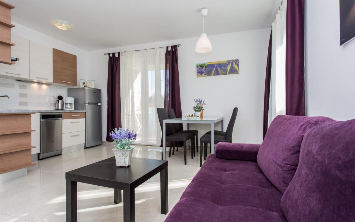 Two-Bedroom Apartment with Balcony photo 3
