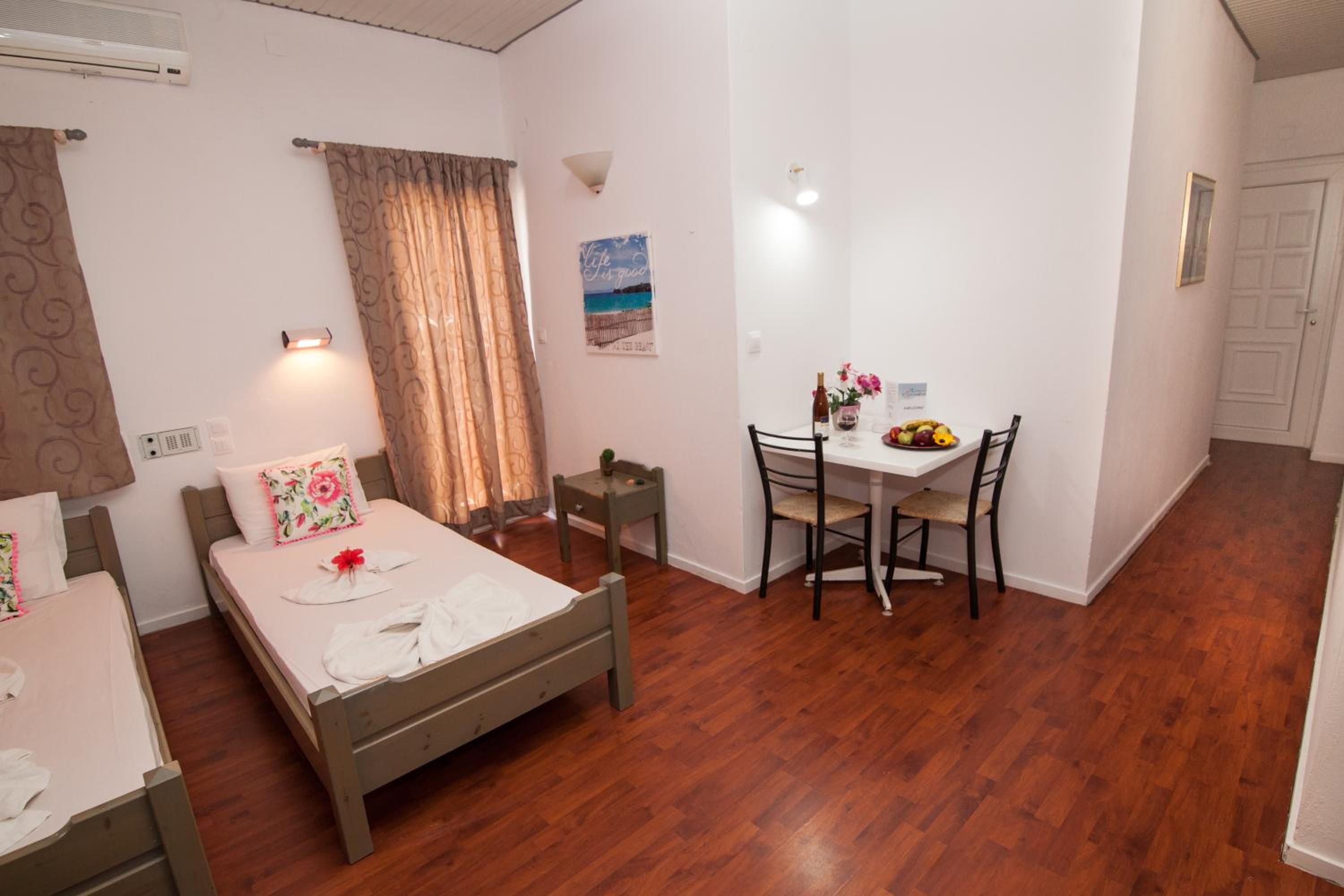 Studio (2 Adults)