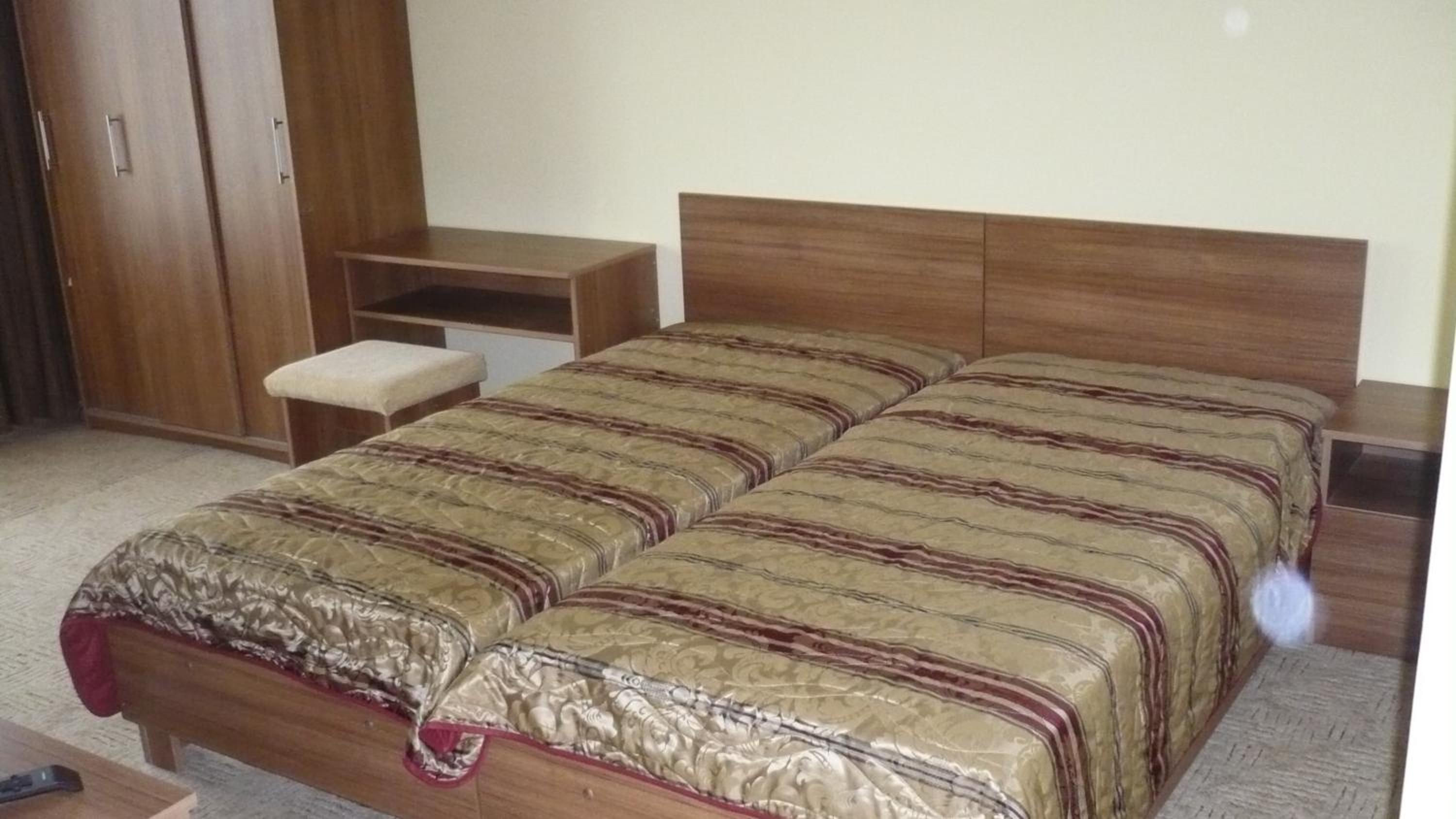Large Double or Twin Room photo 2