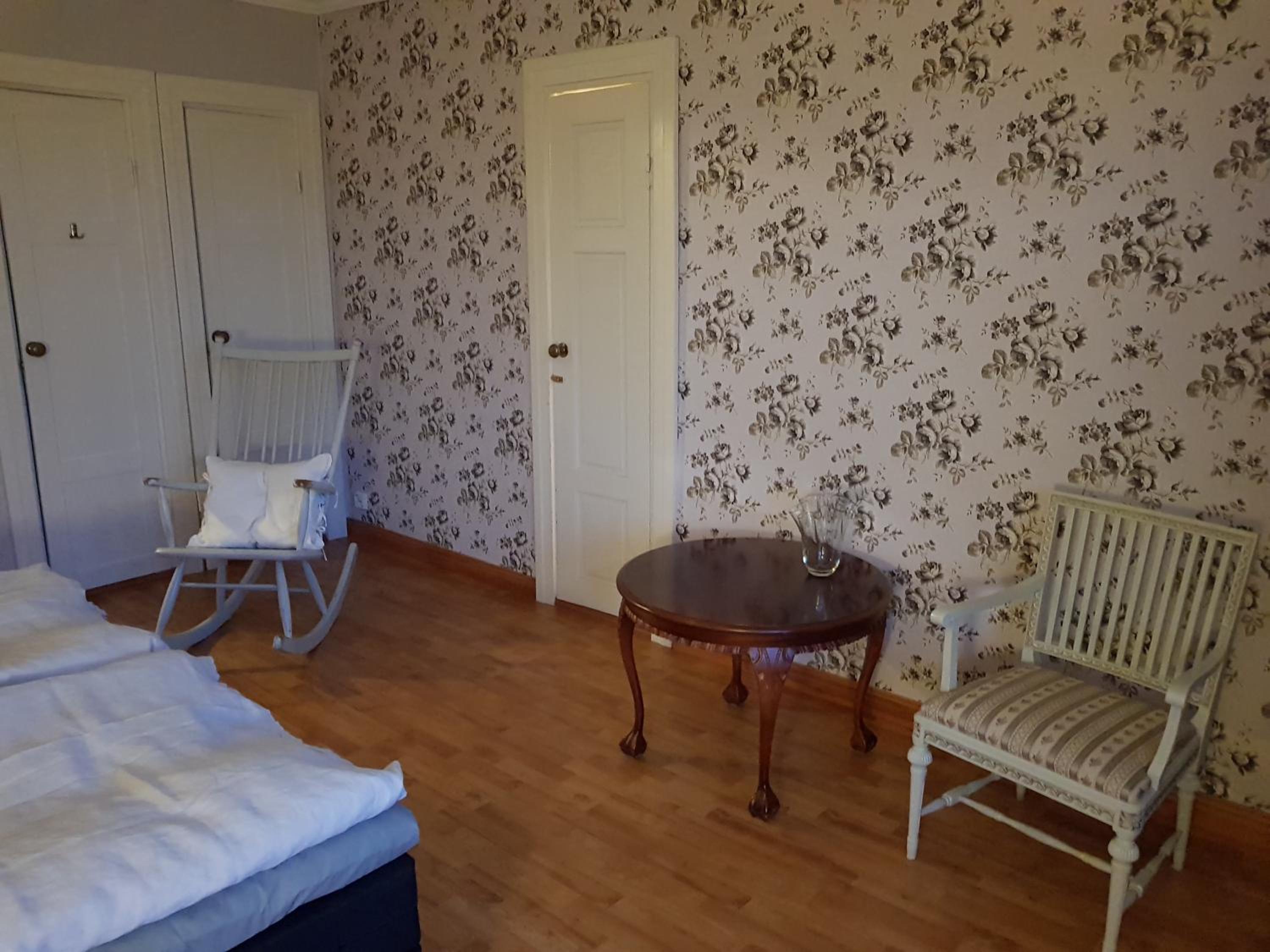 Deluxe Queen Room - Photo 6