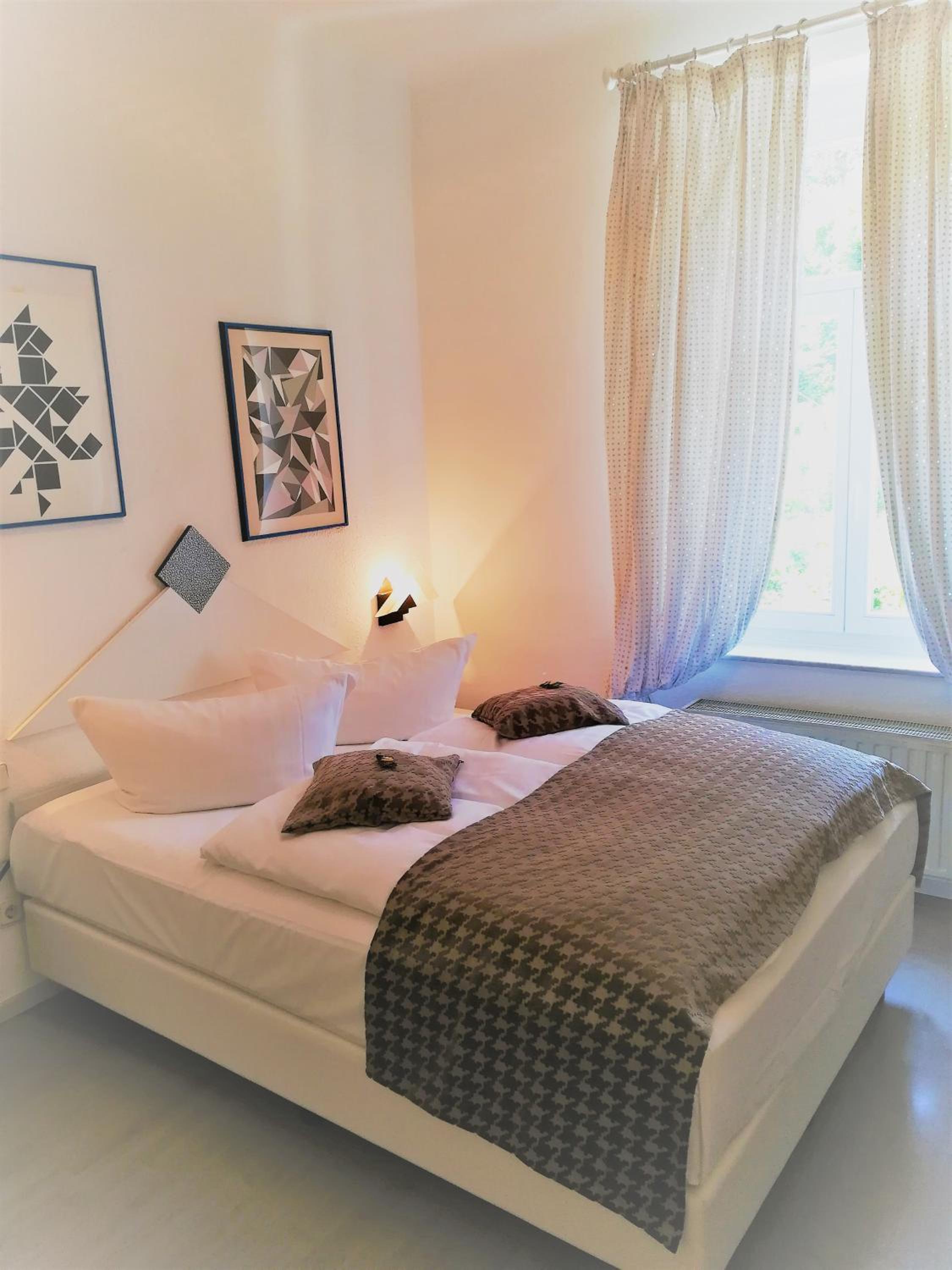 Budget Double Room - Photo 3