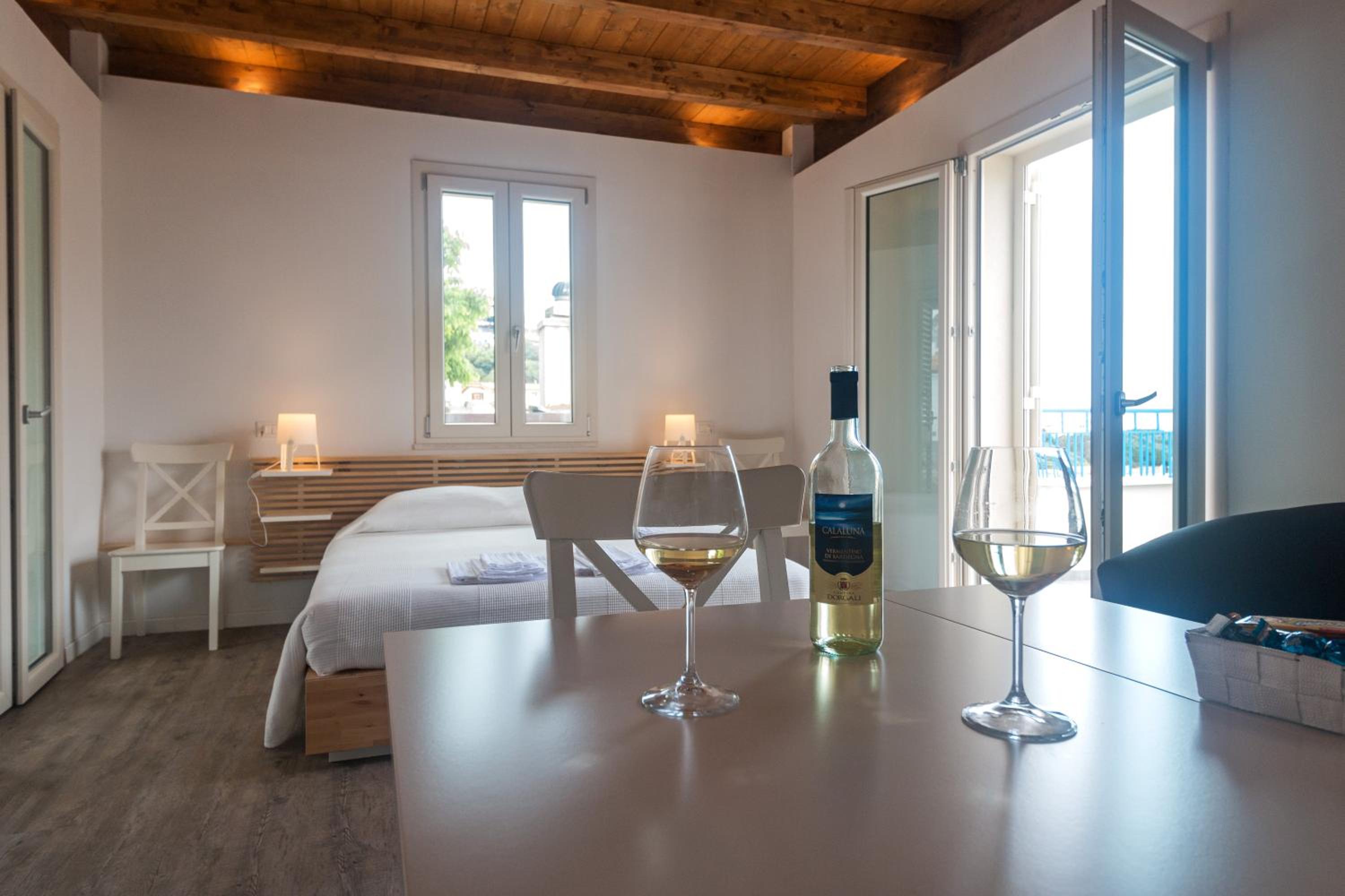 Junior Suite with Sea View - Photo 1