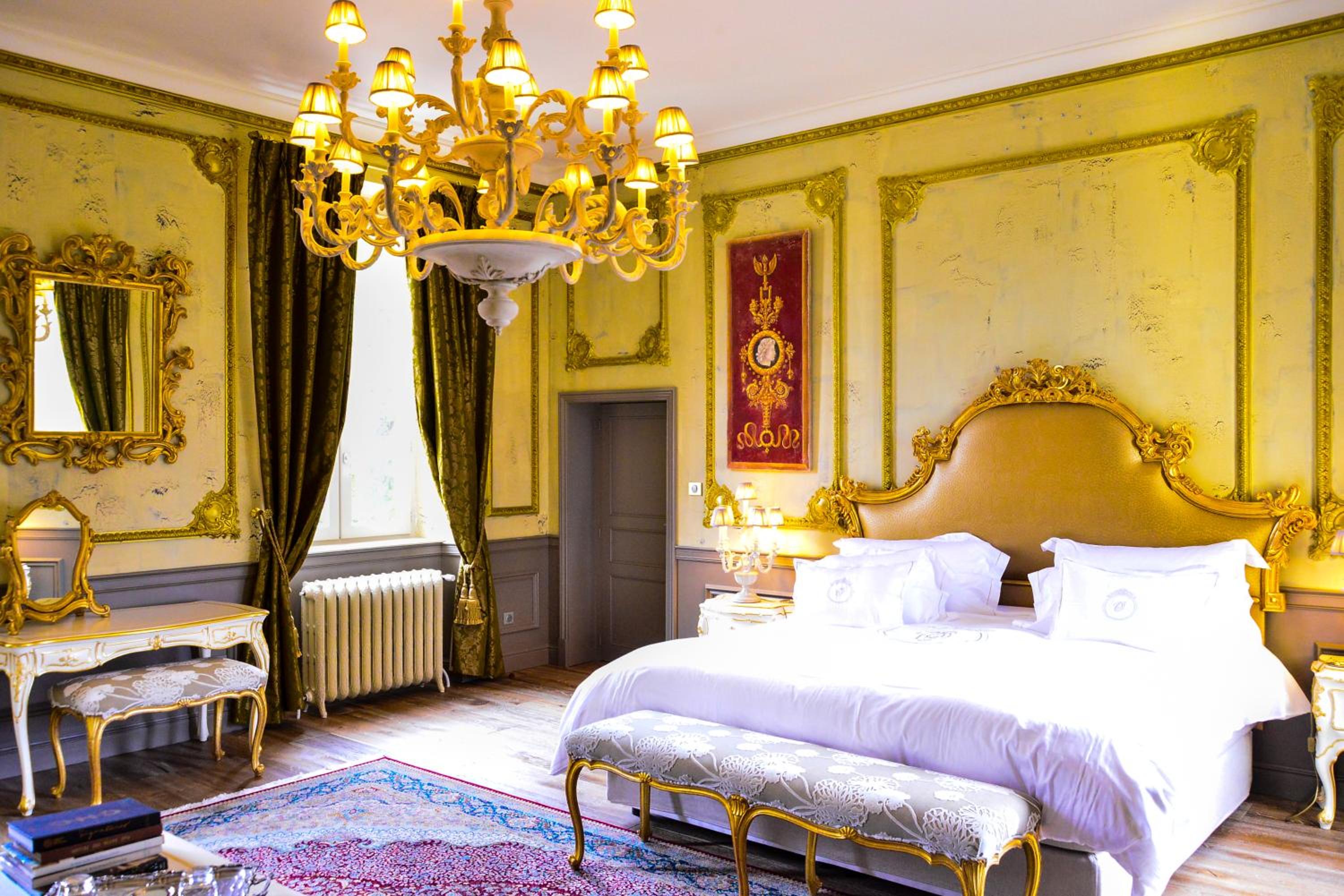 Deluxe Suite with Spa Bath photo 1