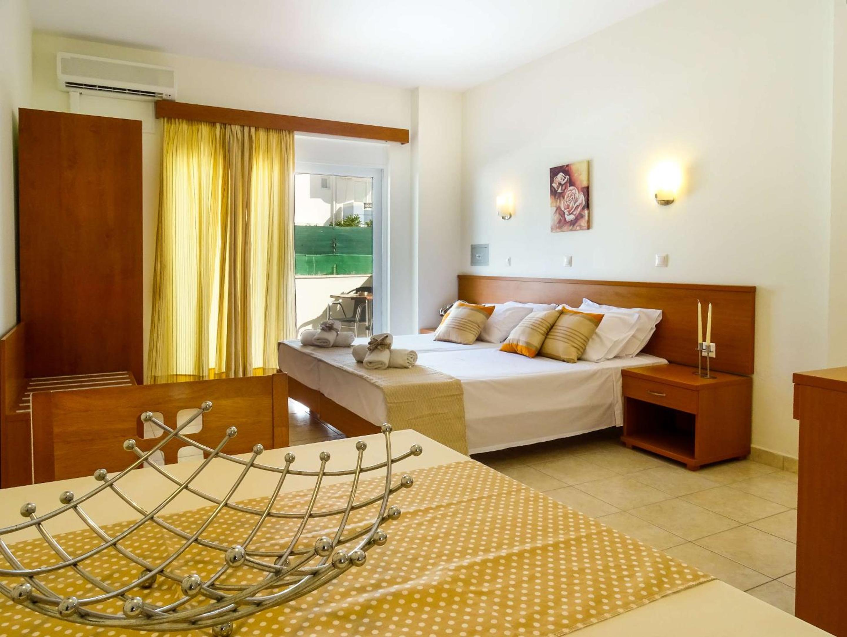Studio Apartment photo 3