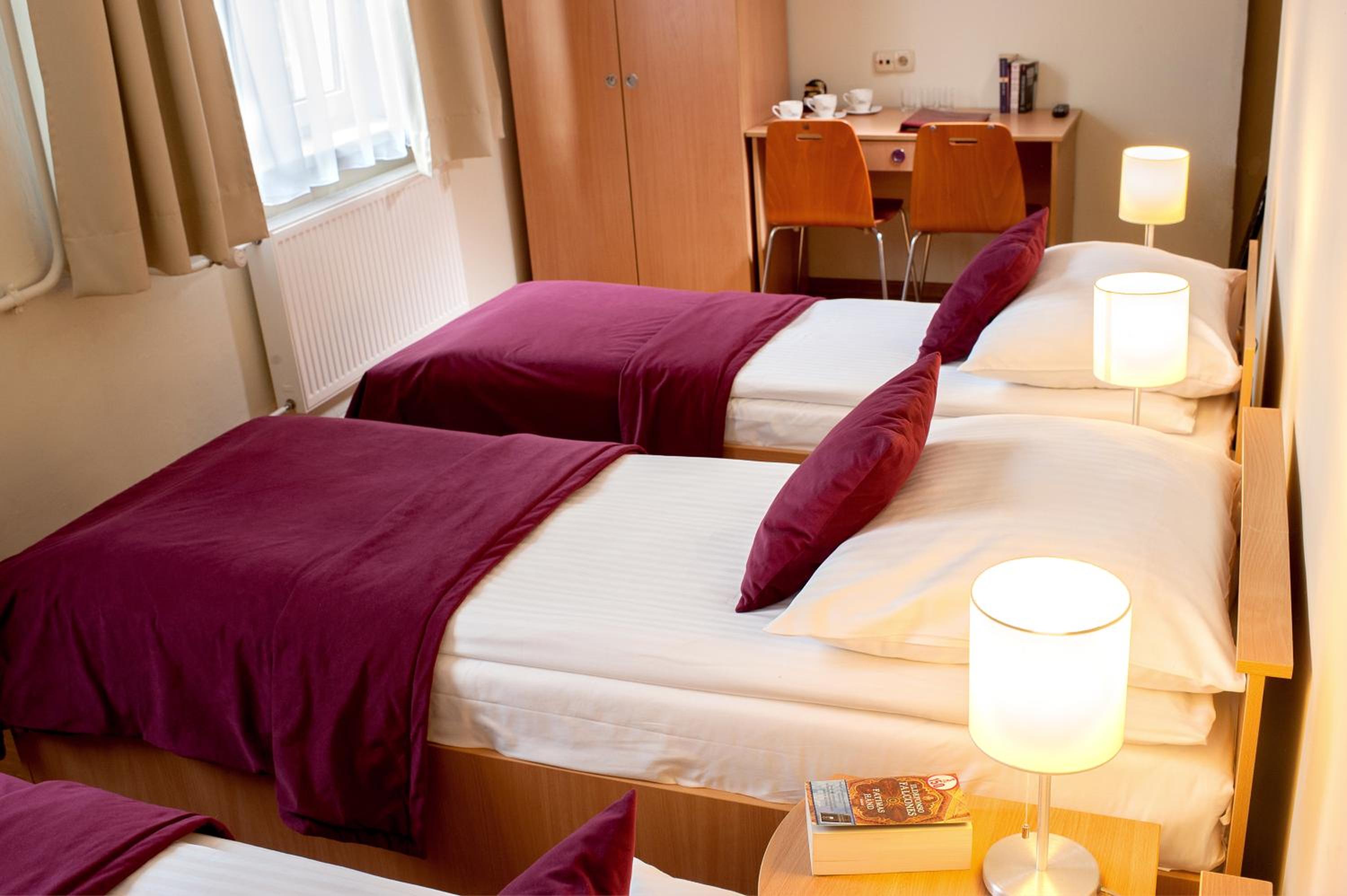 Triple Room - Photo 5