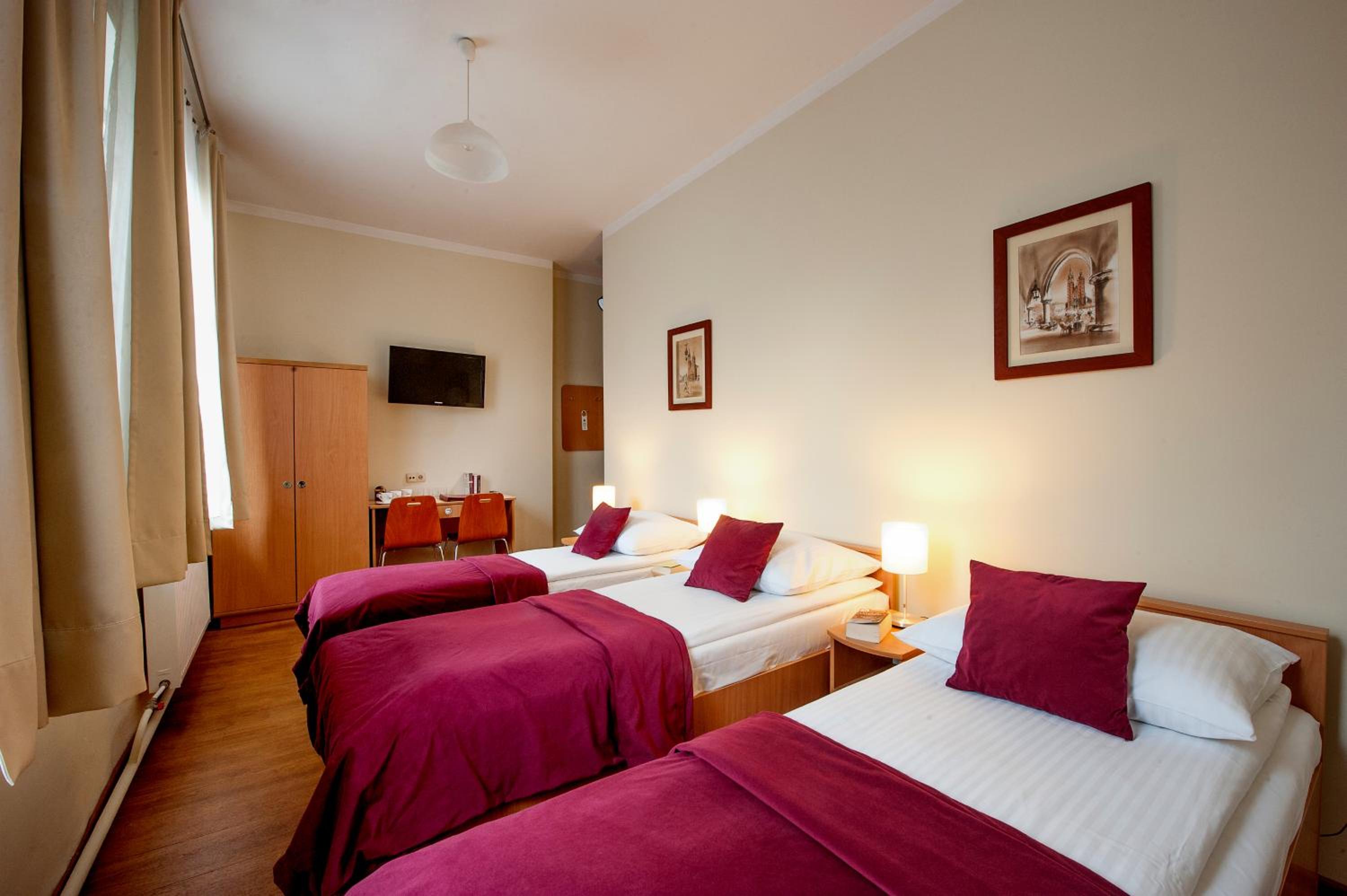 Triple Room - Photo 1