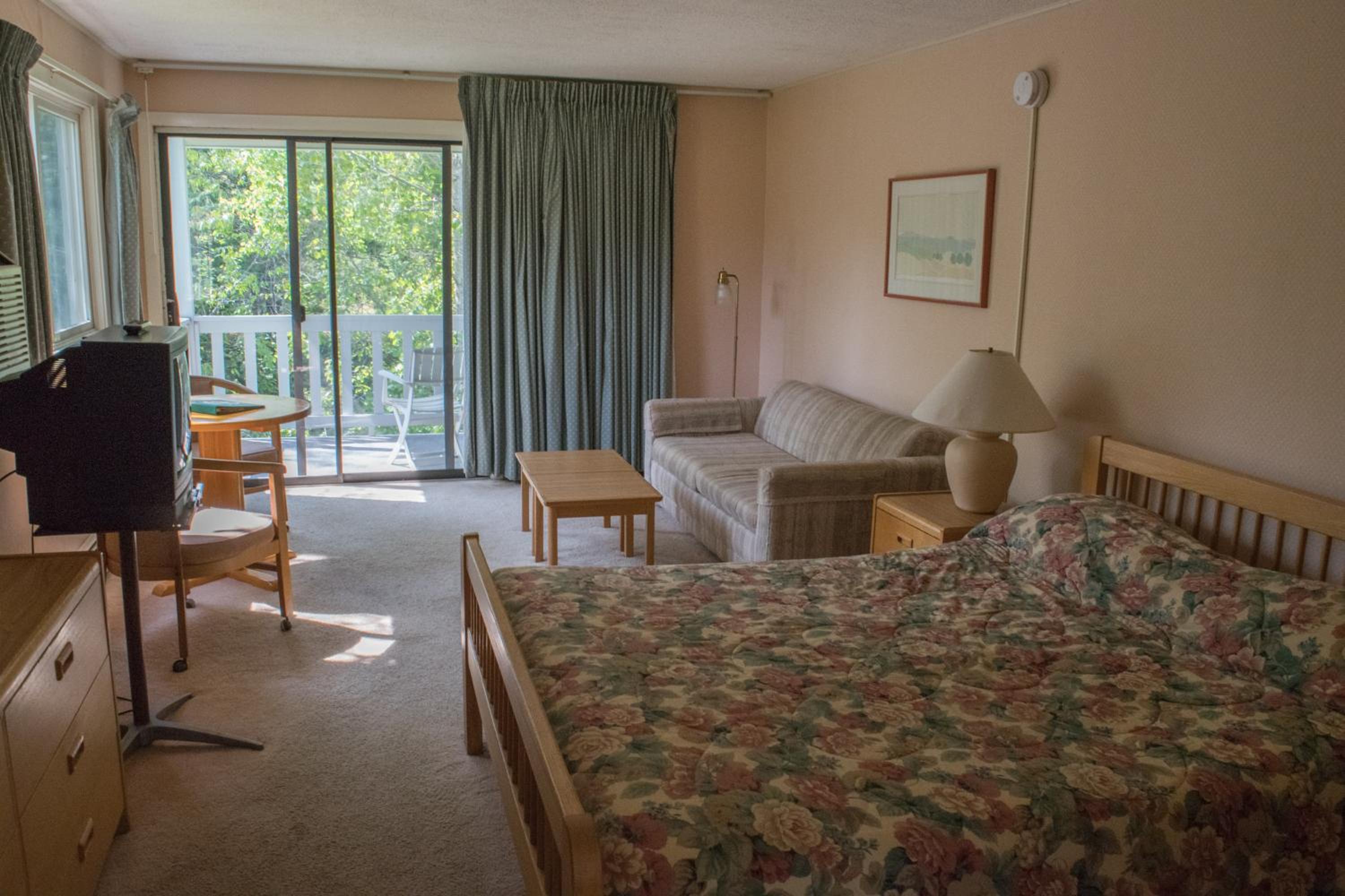 Queen Room photo 1