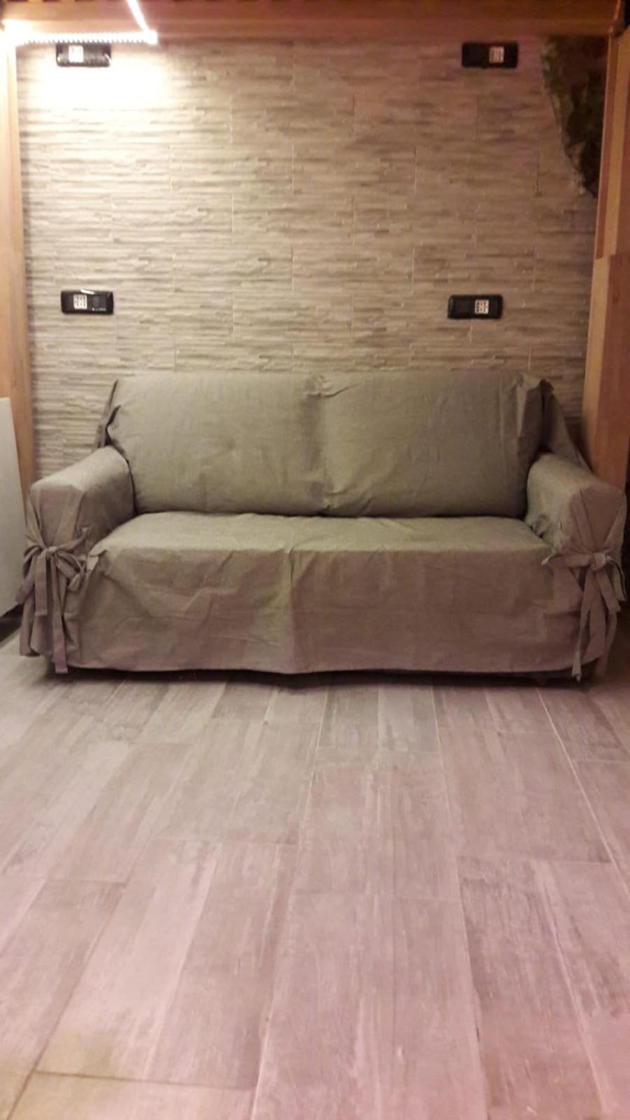 One-Bedroom House - Photo 27