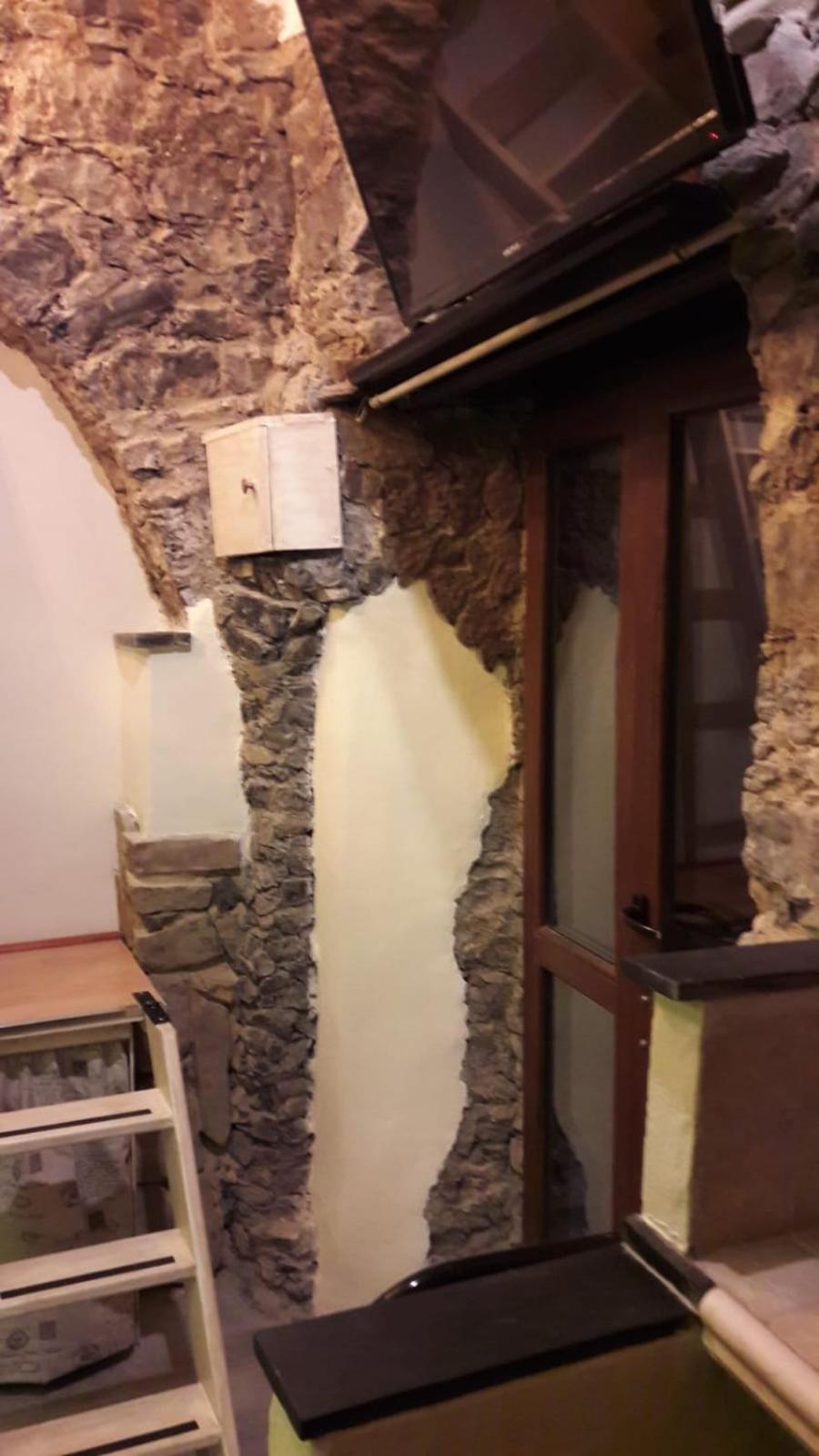 One-Bedroom House - Photo 29