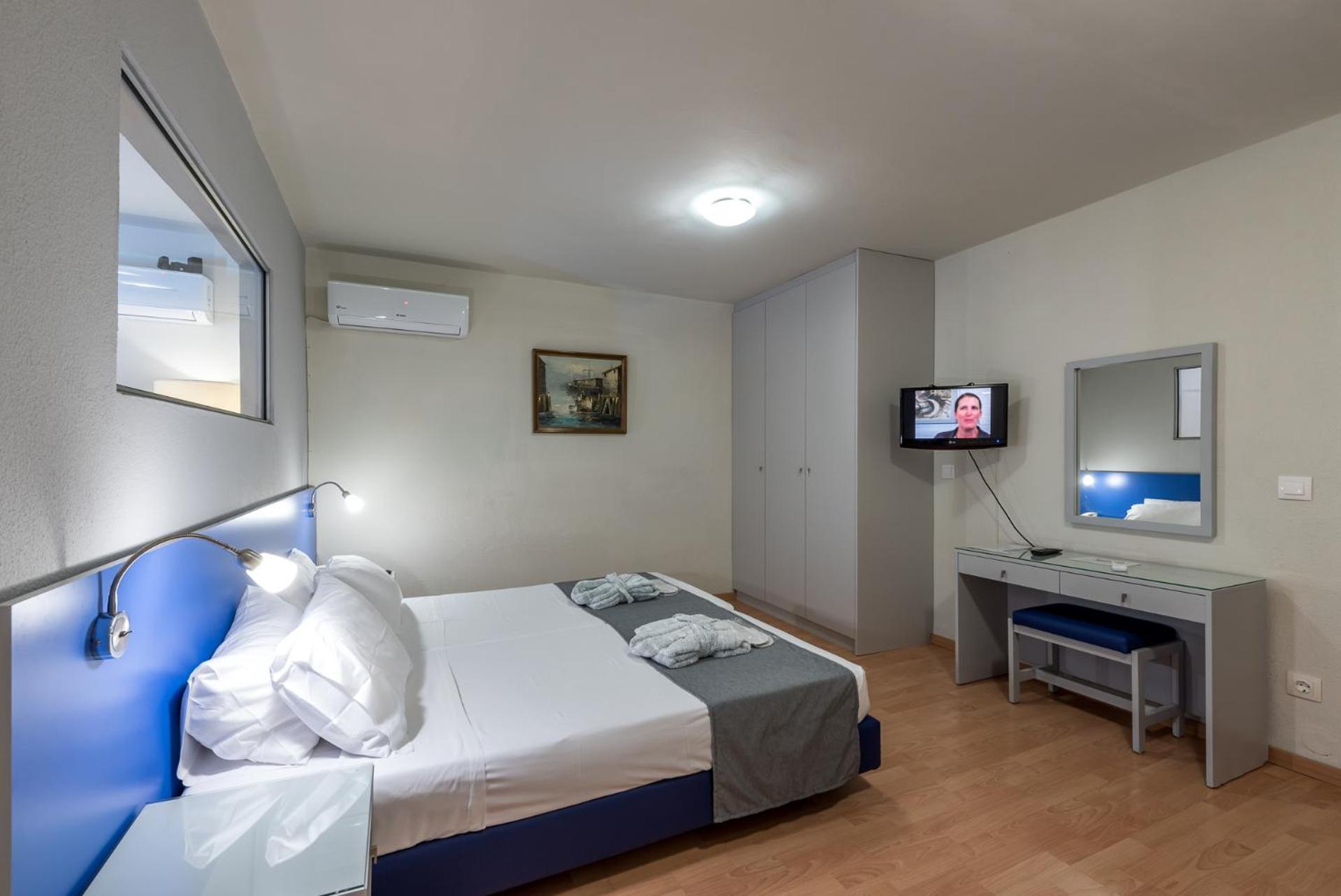 One-Bedroom Apartment Ground Floor (1-3 Adults) - Photo 13