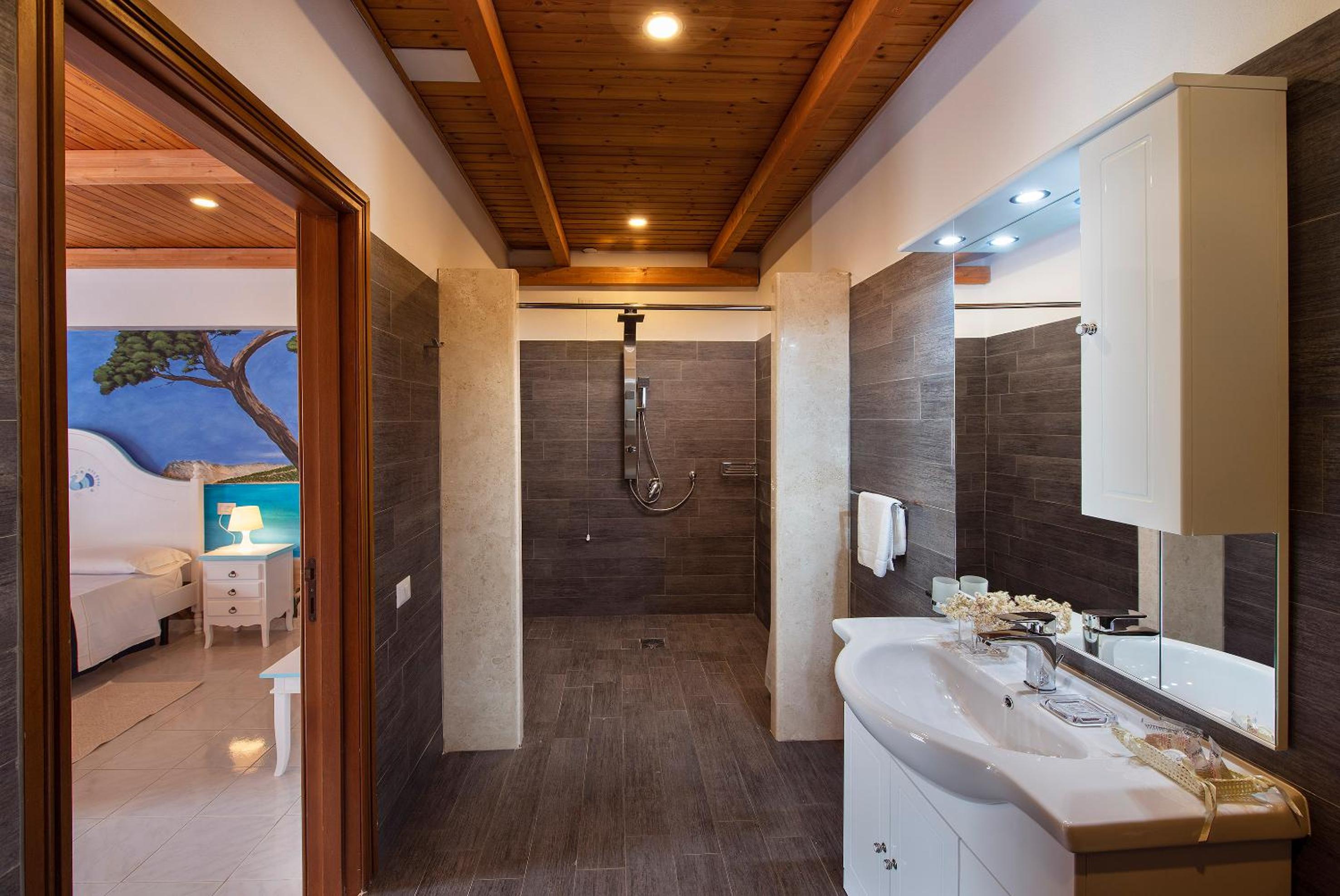 Superior Double or Twin Room photo 3