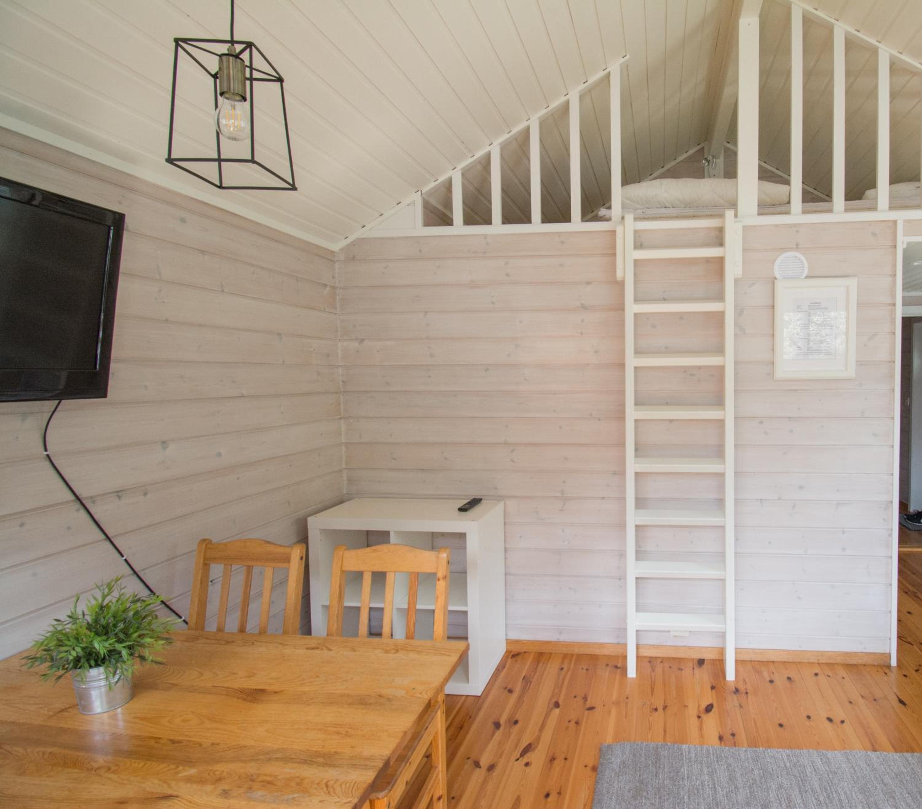 One-Bedroom Cottage - Photo 8