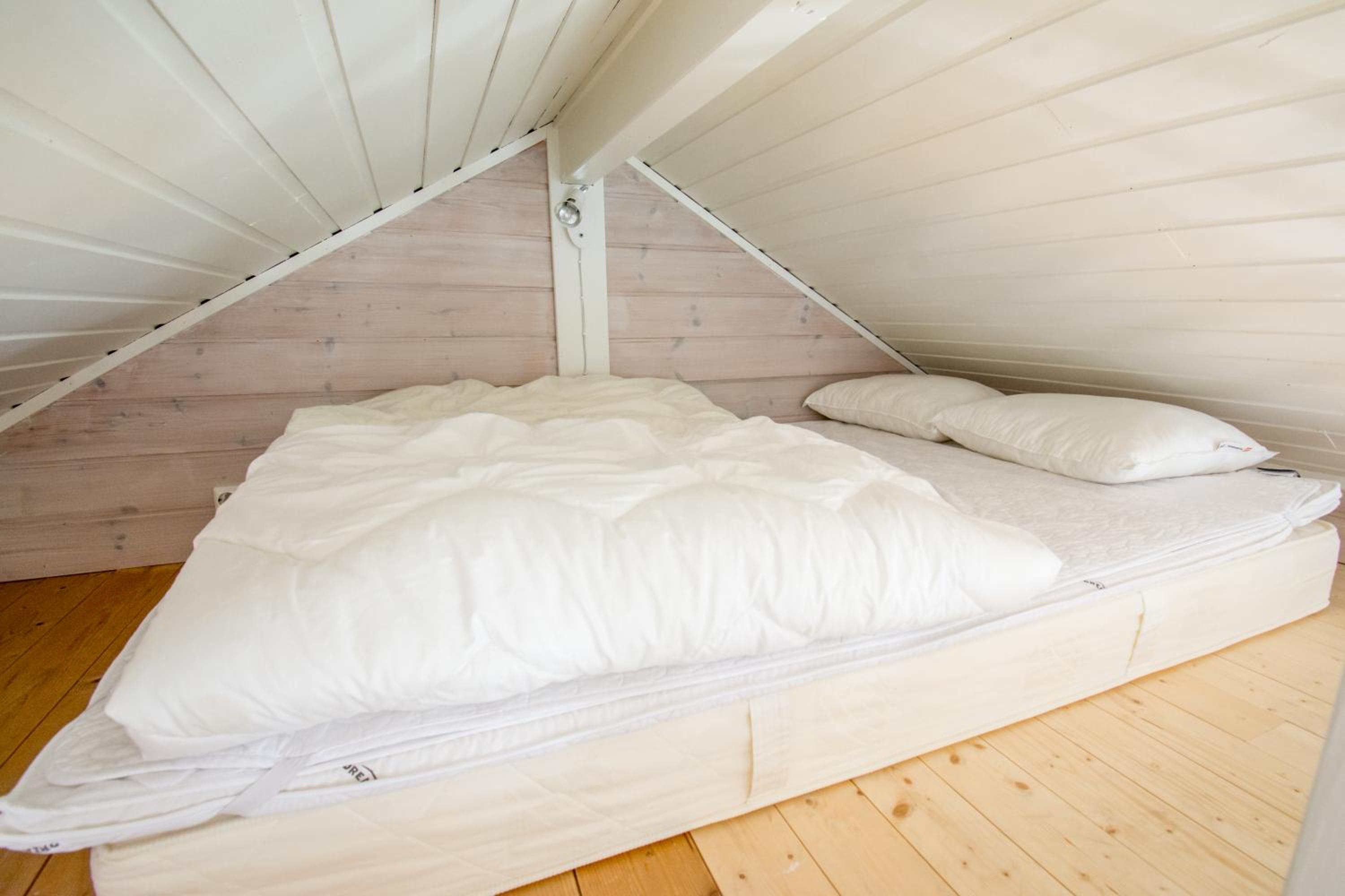 One-Bedroom Cottage - Photo 13