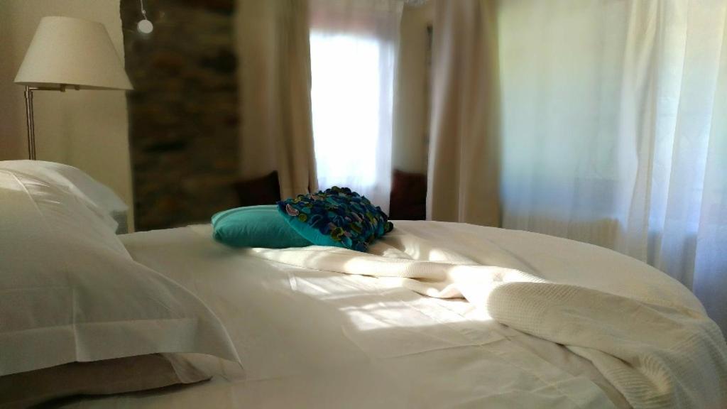 Double Room with Spa Bath - Photo 4