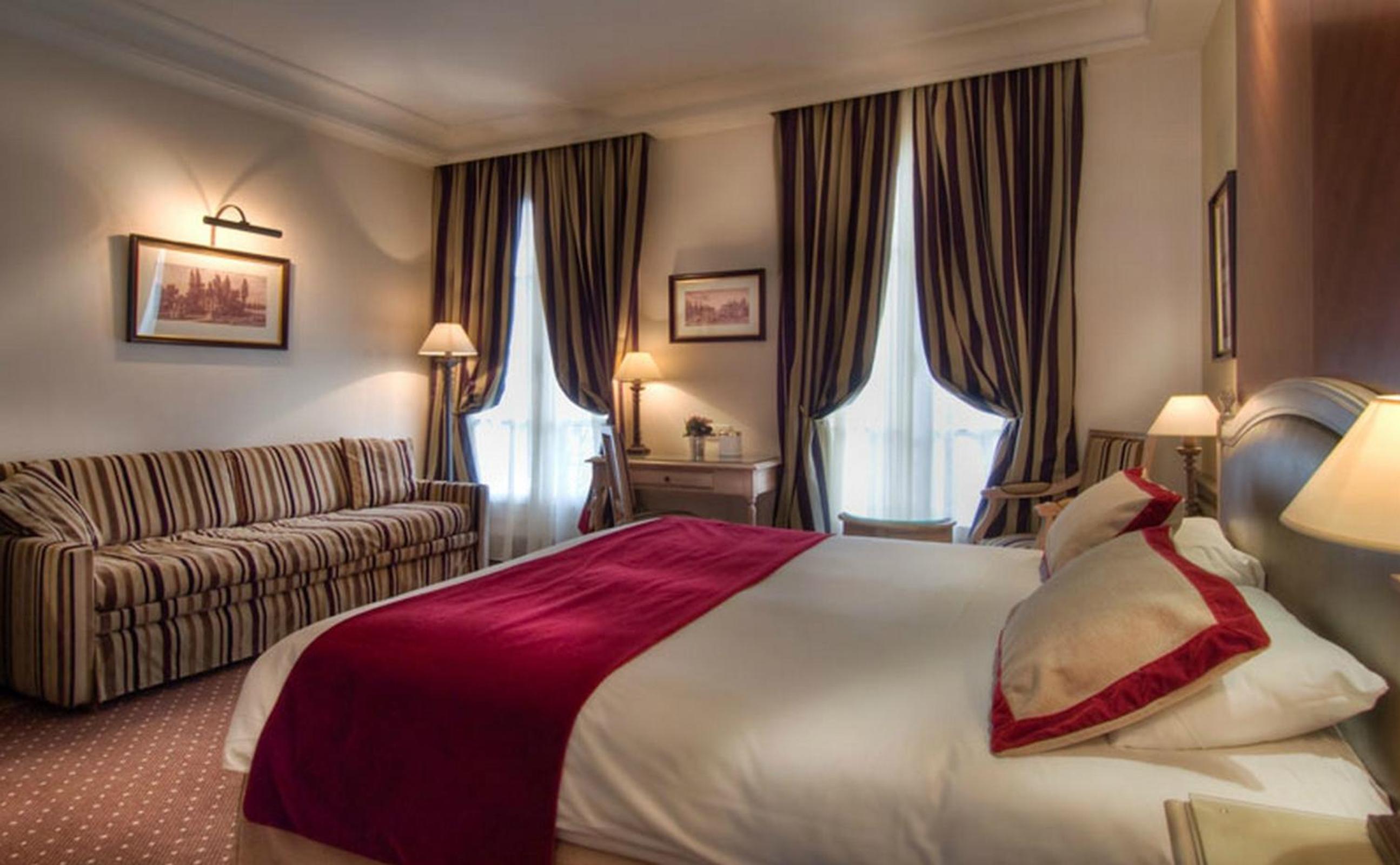 Family Queen Room with Sofa Bed