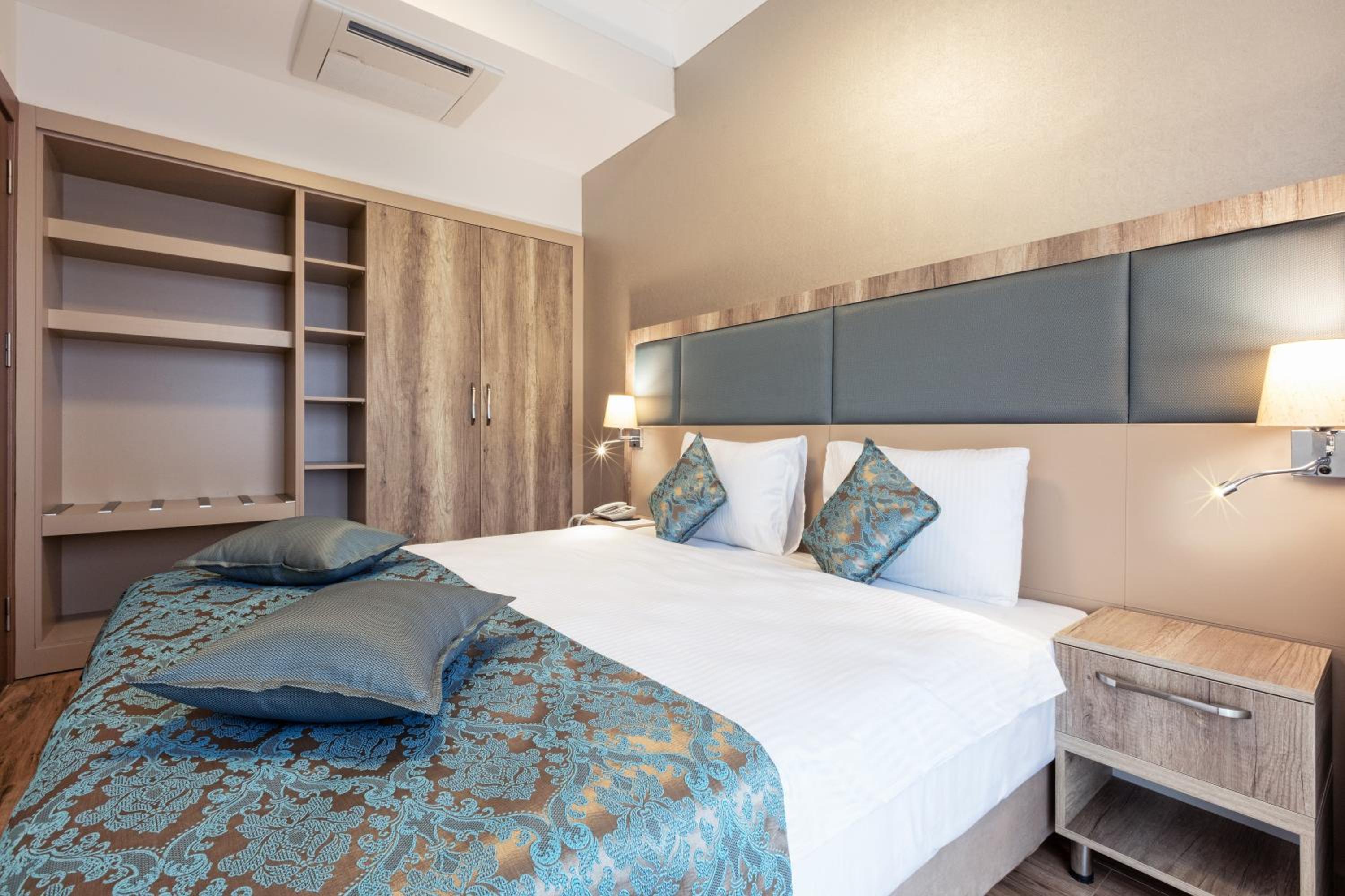 Standard Double or Twin Room photo 2