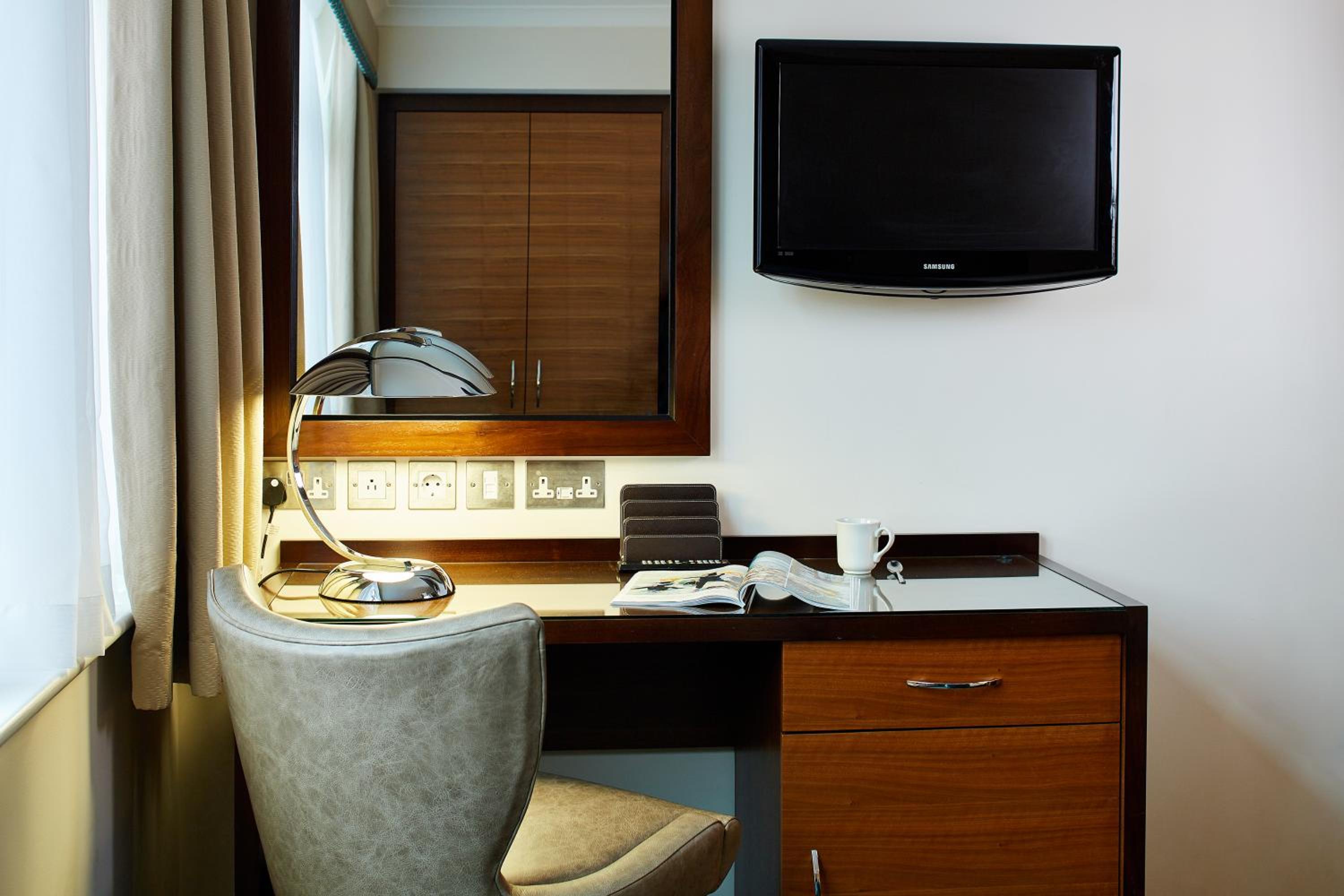 Executive Double Room - Photo 9