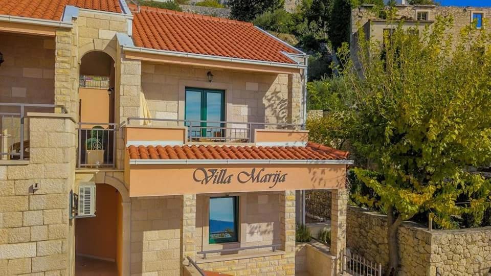 Luxury Duplex Apartment with Balcony and Sea View - Photo 15